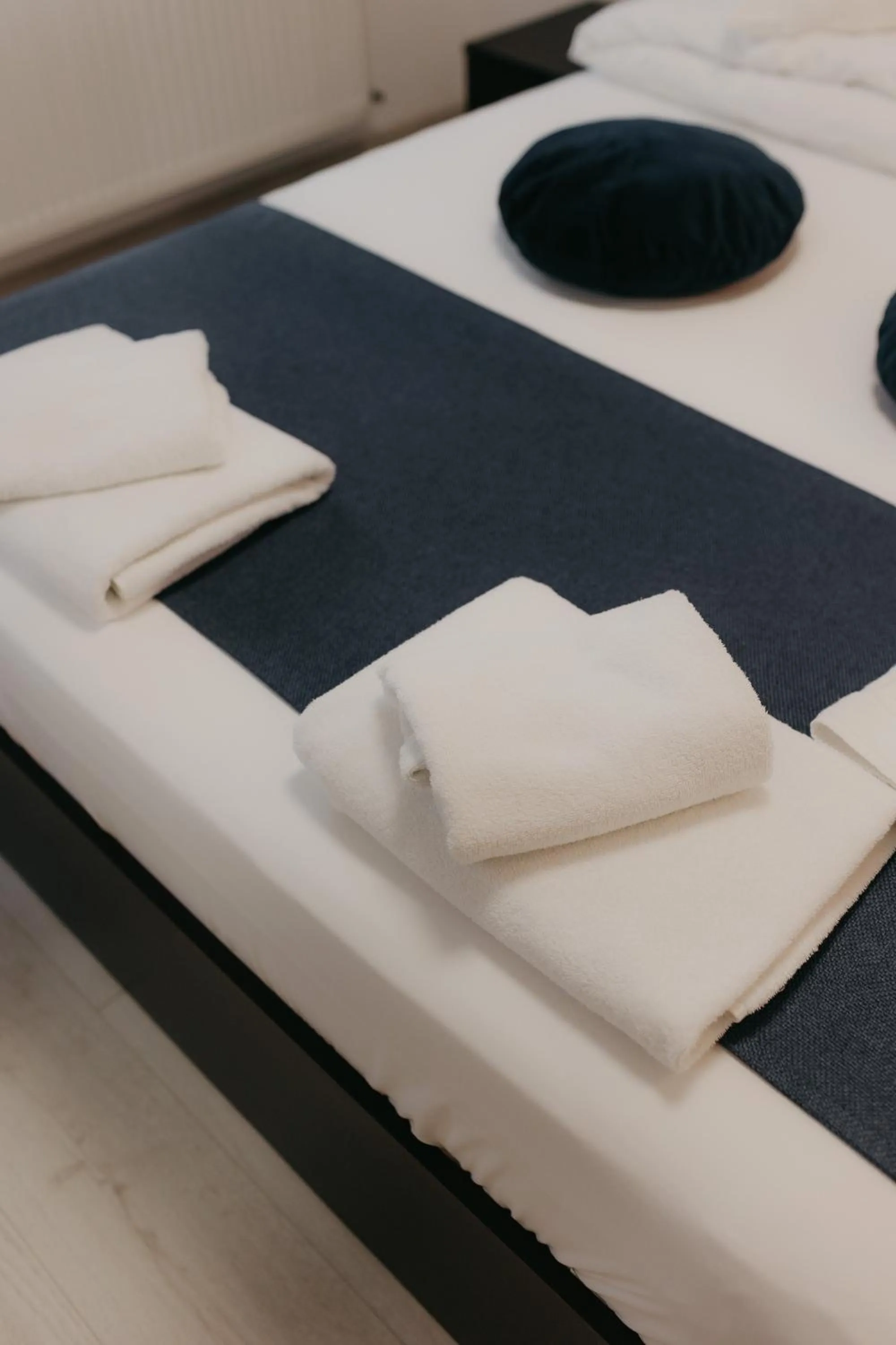 Photo of the whole room, Bed in Pensiunea Pictorilor