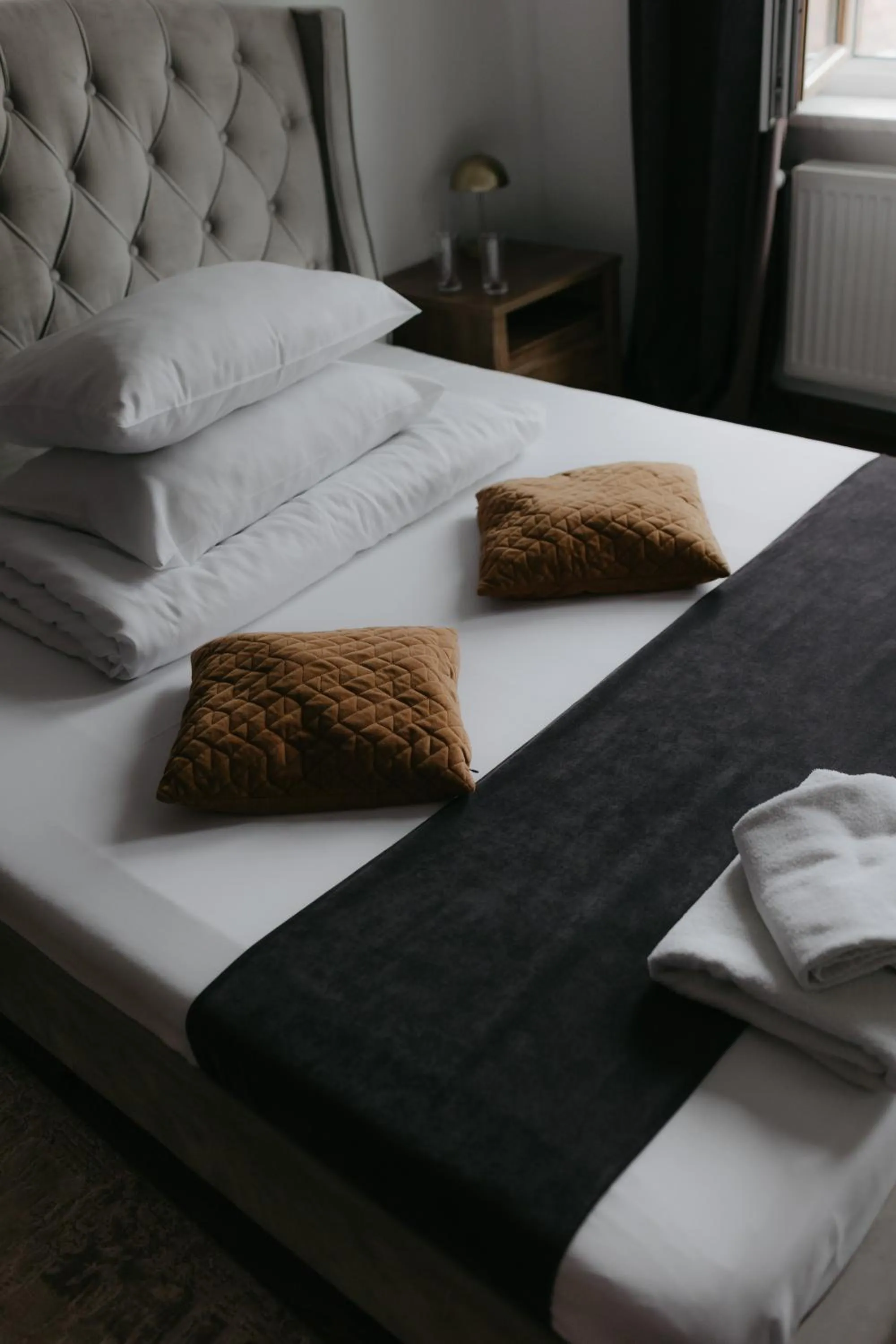 Bed in Pensiunea Pictorilor