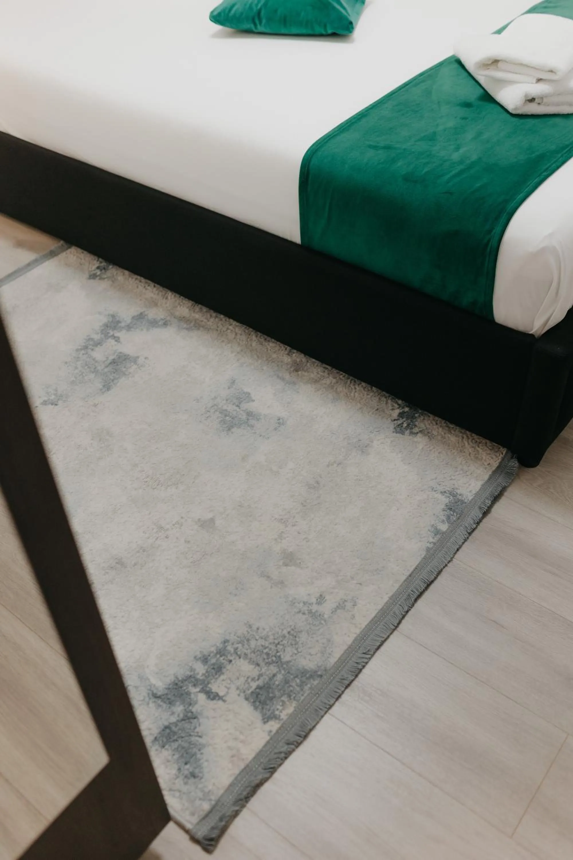 Photo of the whole room, Bed in Pensiunea Pictorilor