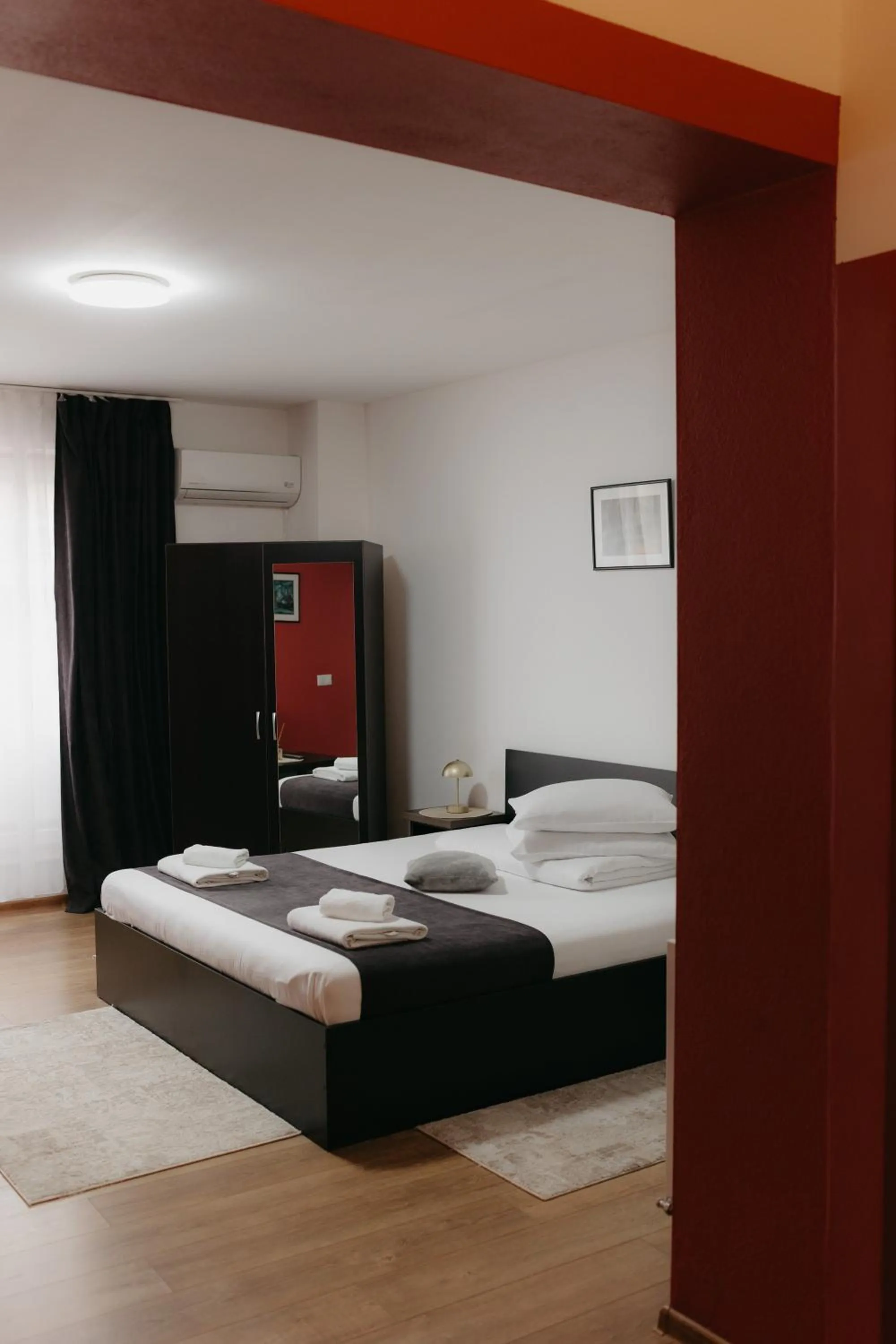 Photo of the whole room, Bed in Pensiunea Pictorilor