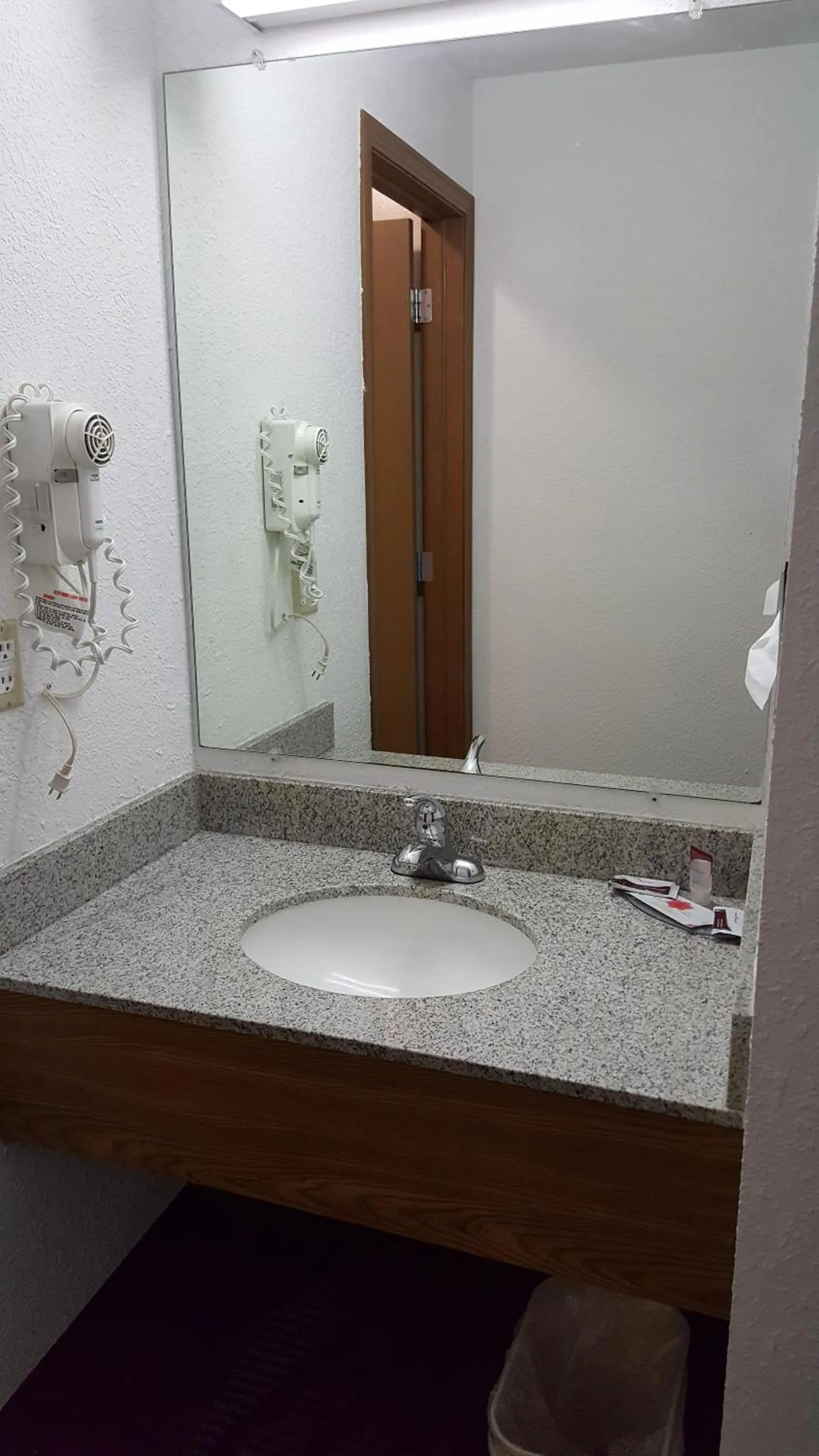 Bathroom in Horizon Inn