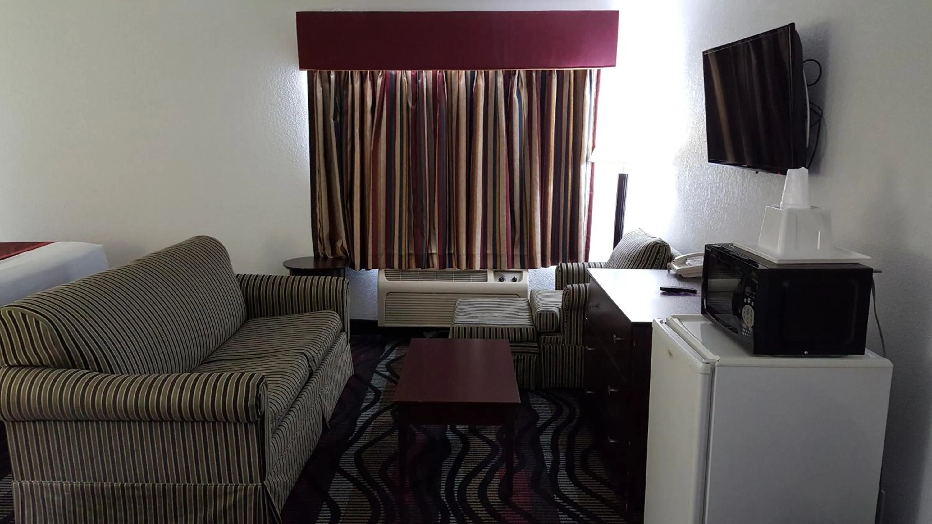 Bedroom in Horizon Inn