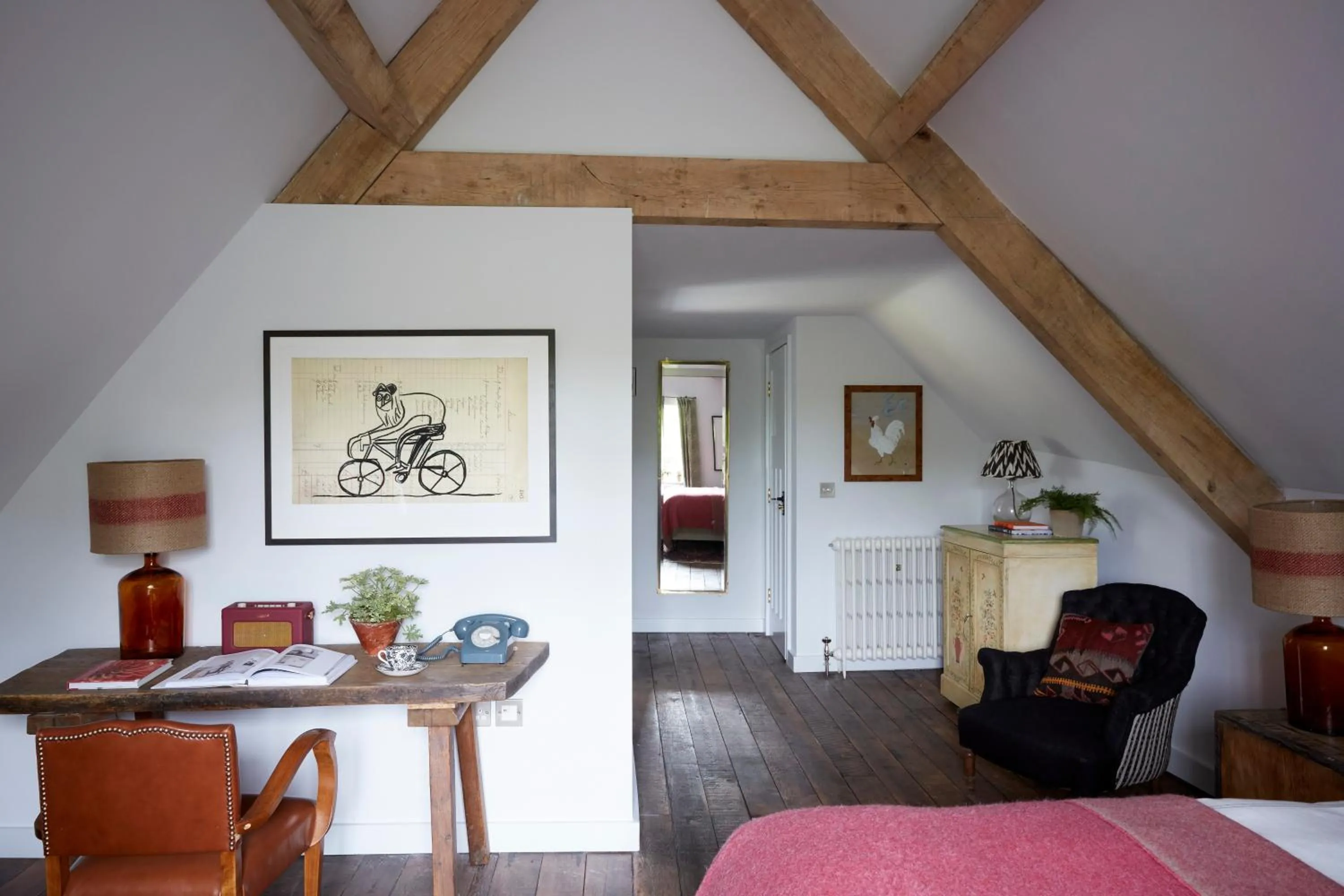 Photo of the whole room, Bed in Artist Residence Oxfordshire