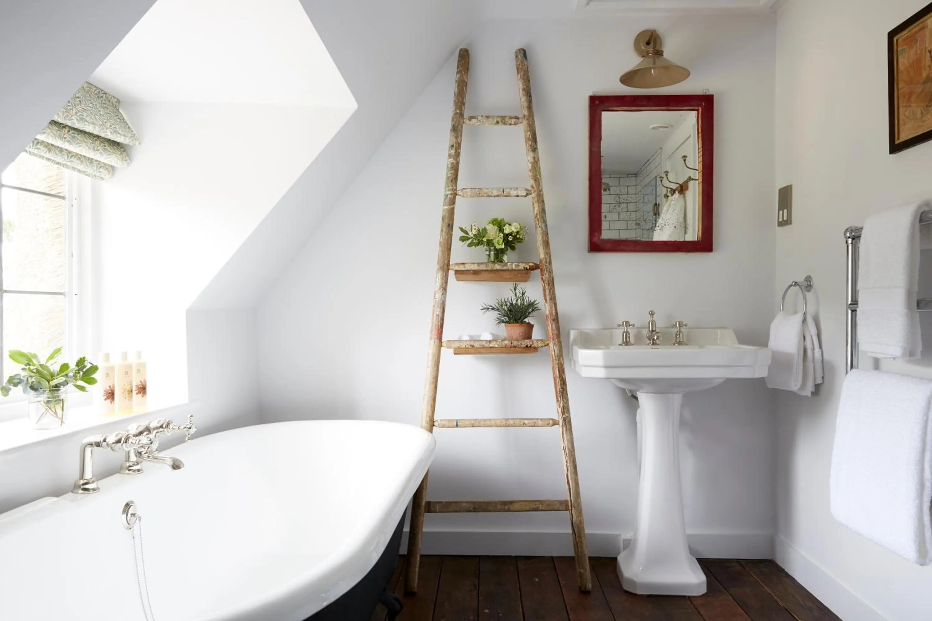 Bathroom in Artist Residence Oxfordshire