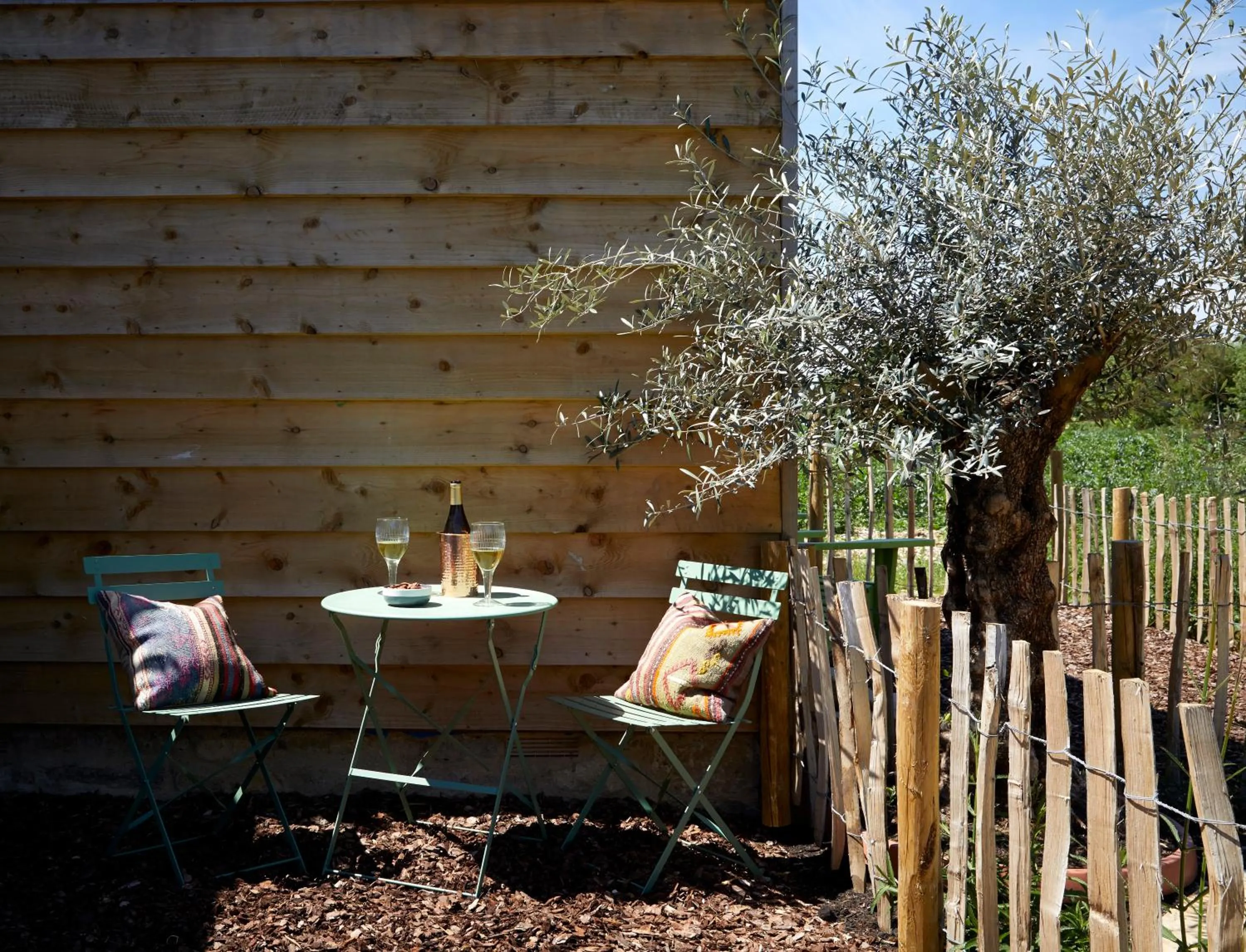 Spring in Artist Residence Oxfordshire