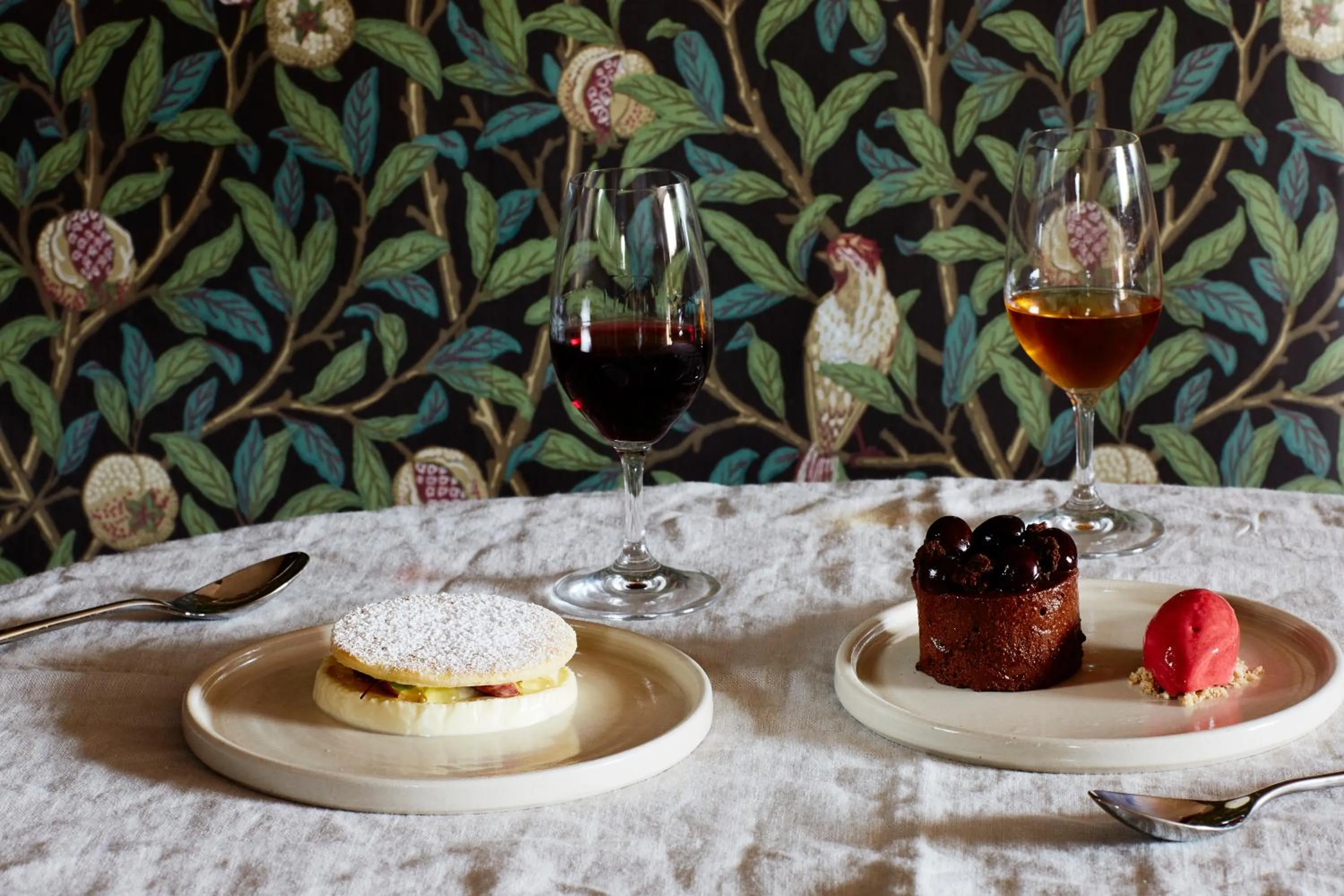 Food and drinks in Artist Residence Oxfordshire