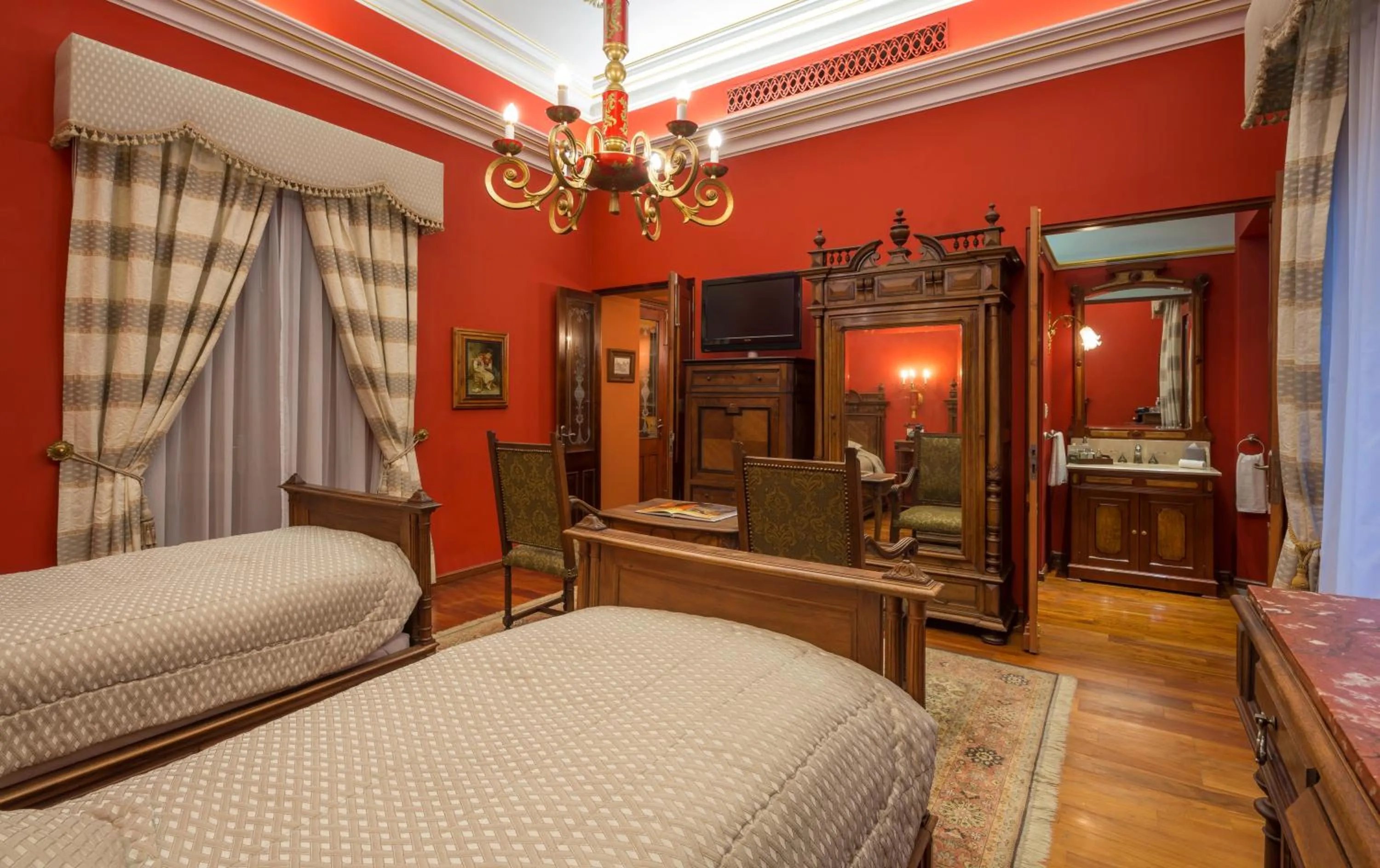 Photo of the whole room, Bed in Hotel Museo Palacio de San Agustin