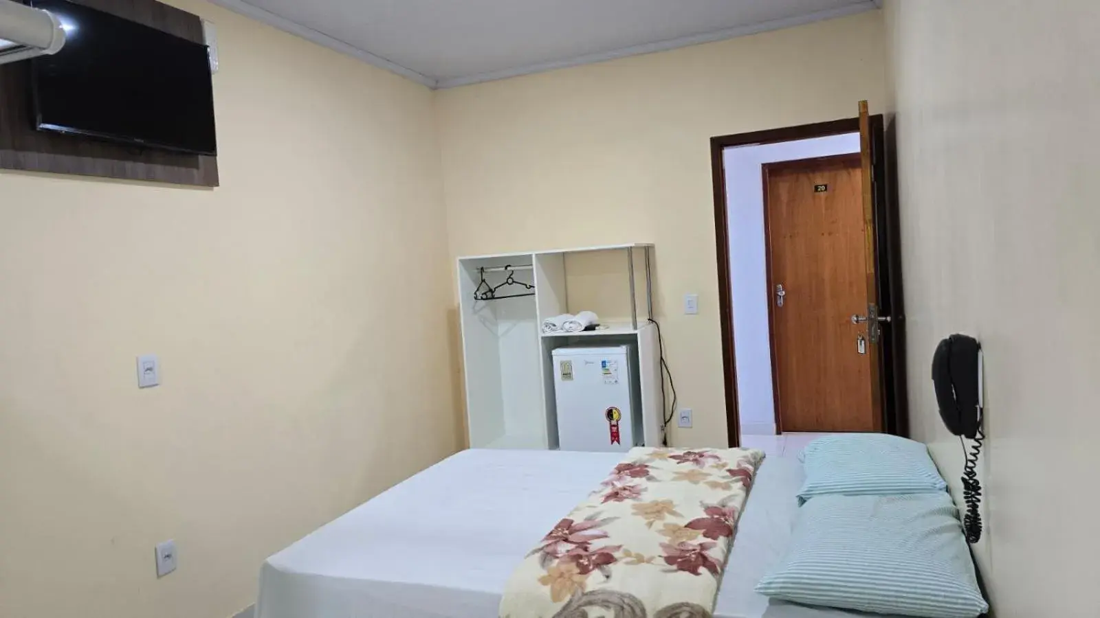 Double Room with Queen Bed - single occupancy in Hotel Pousada Aeroporto Double Room with Queen Bed - single occupancy in Hotel Pousada Aeroporto