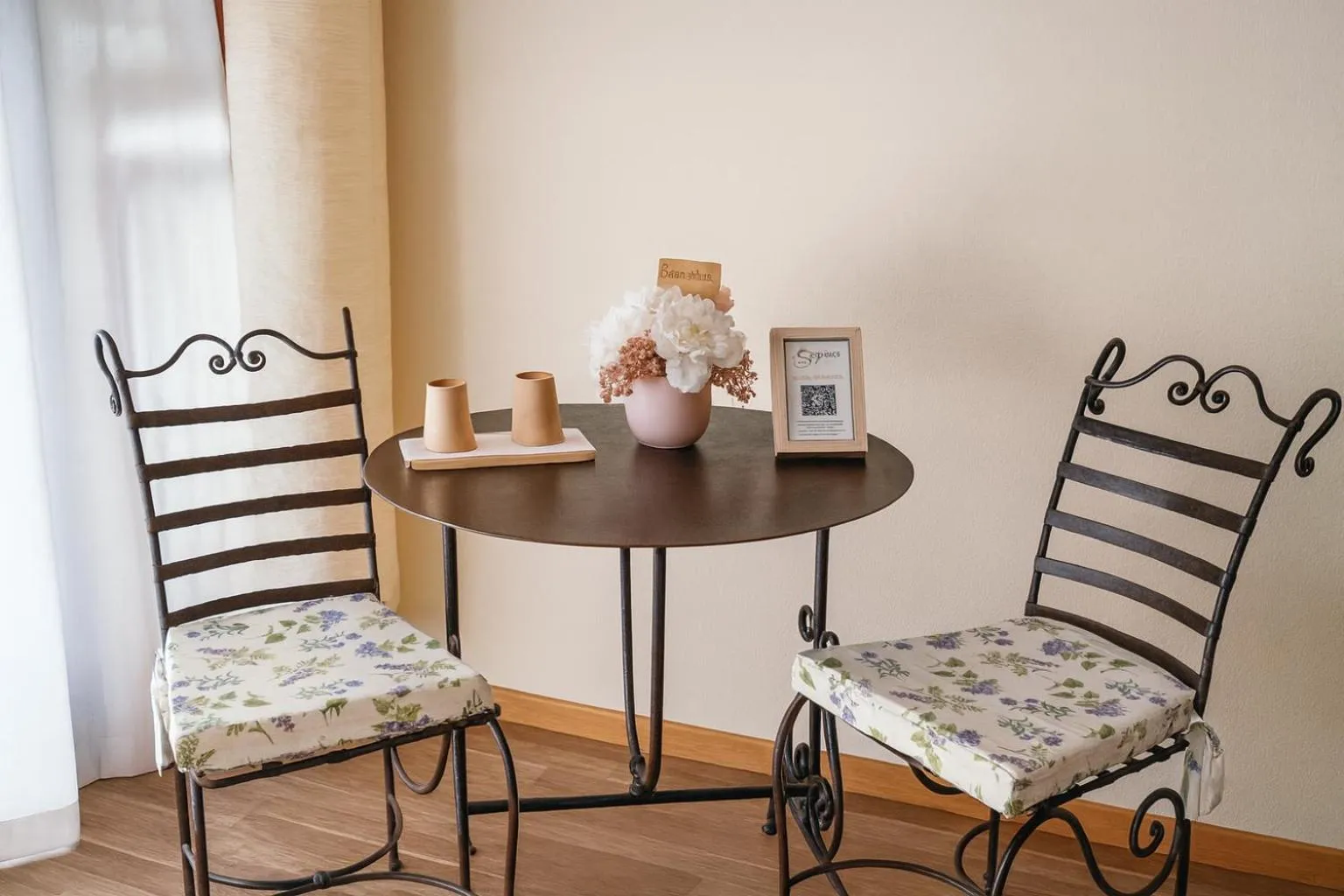 Seating area in Hotel Serpiano