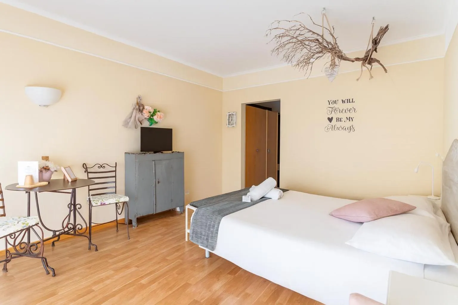 Bedroom, Bed in Hotel Serpiano