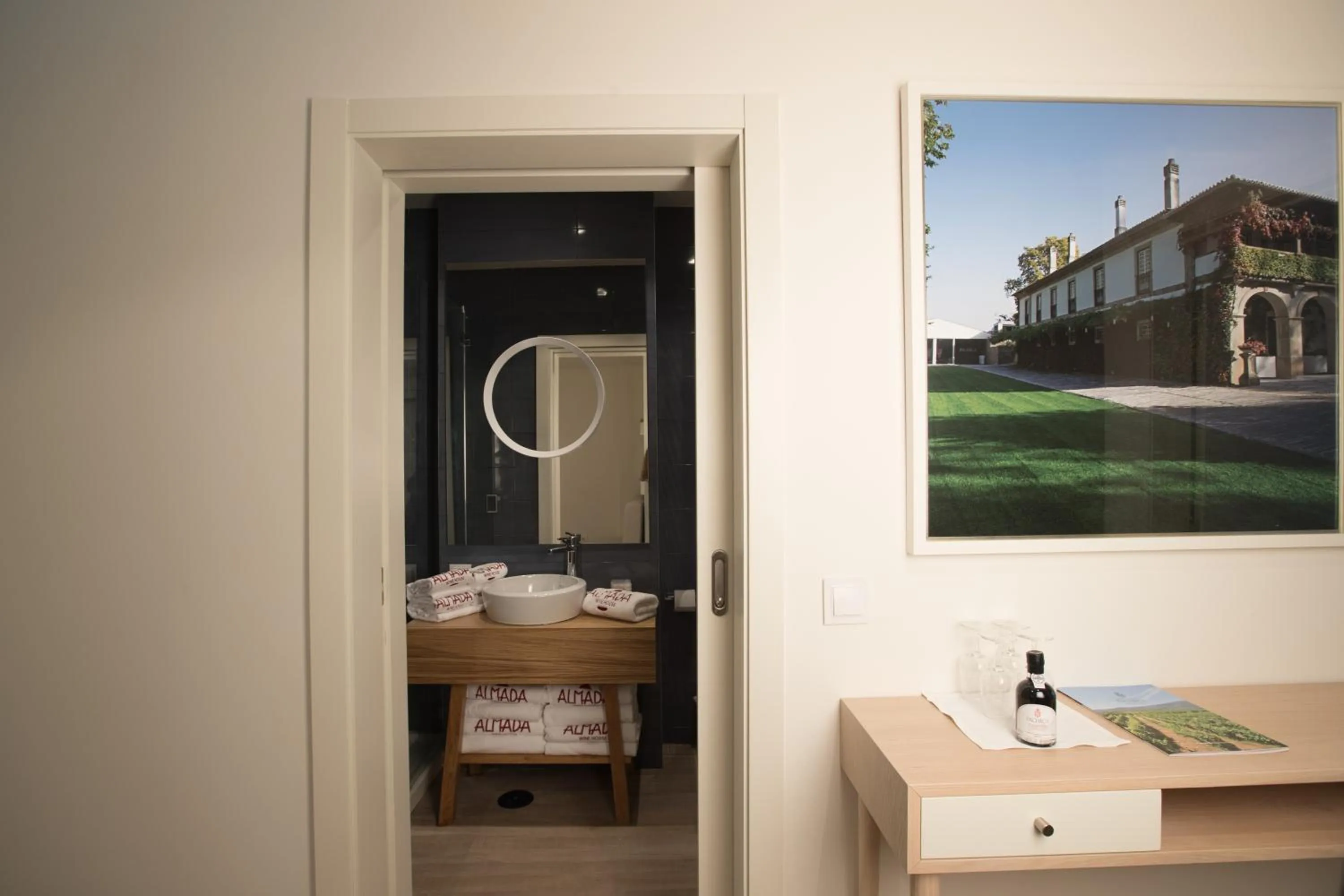 Bathroom in Almada Wine House - Tourism Apartments