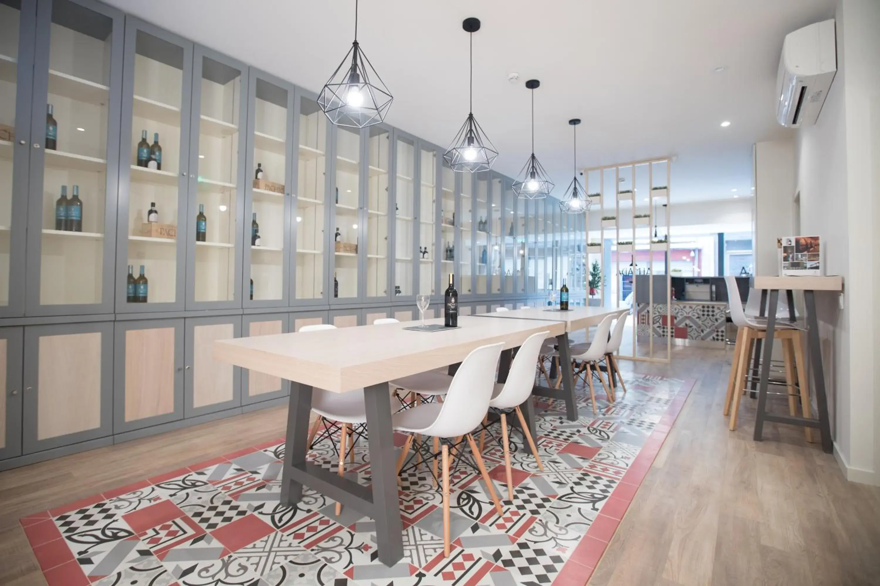 Living room in Almada Wine House - Tourism Apartments Living room in Almada Wine House - Tourism Apartments