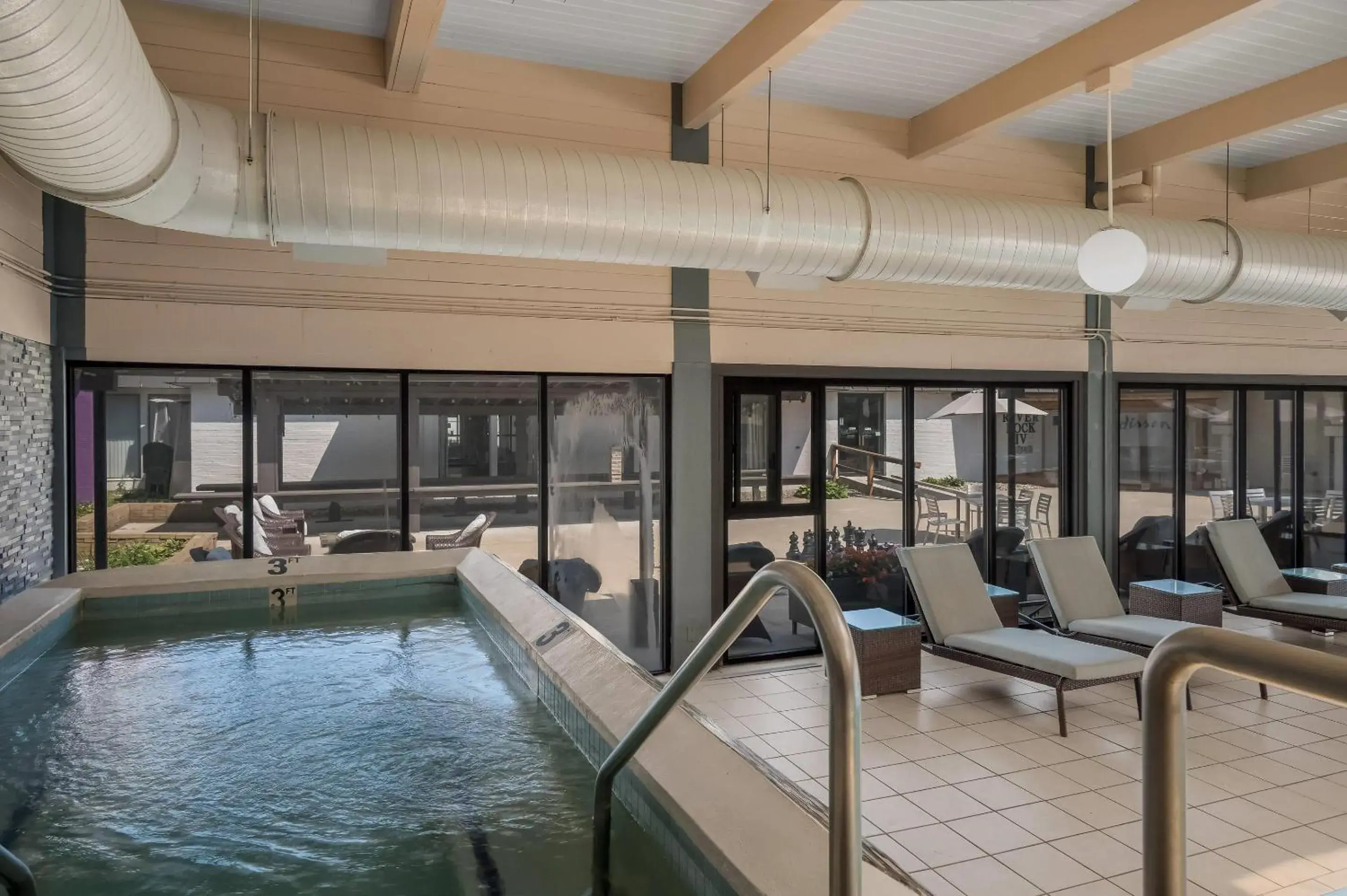 Swimming pool in Radisson Hotel Grand Rapids Riverfront Swimming pool in Radisson Hotel Grand Rapids Riverfront