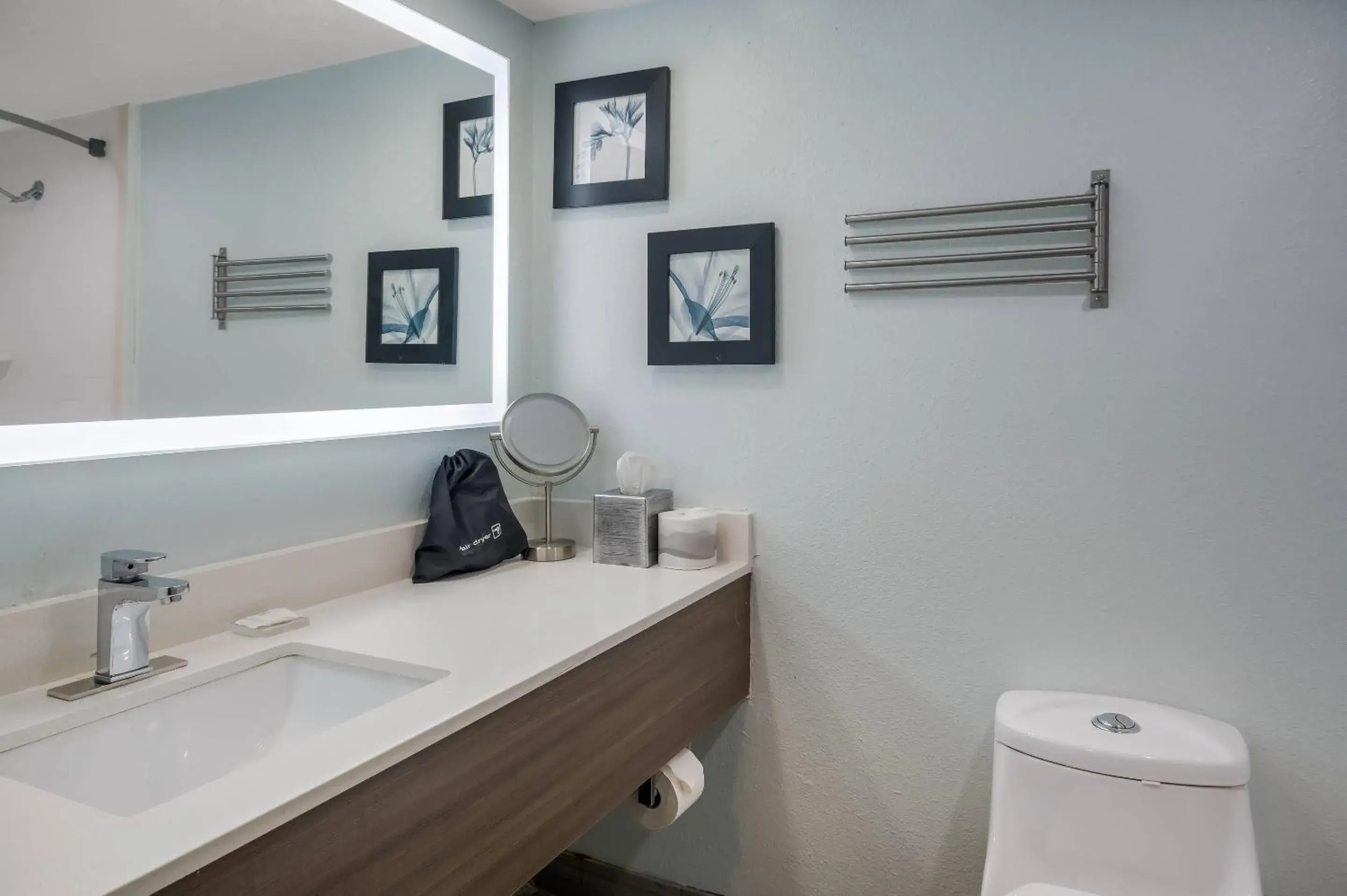 Bedroom in Radisson Hotel Grand Rapids Riverfront Bedroom in Radisson Hotel Grand Rapids Riverfront