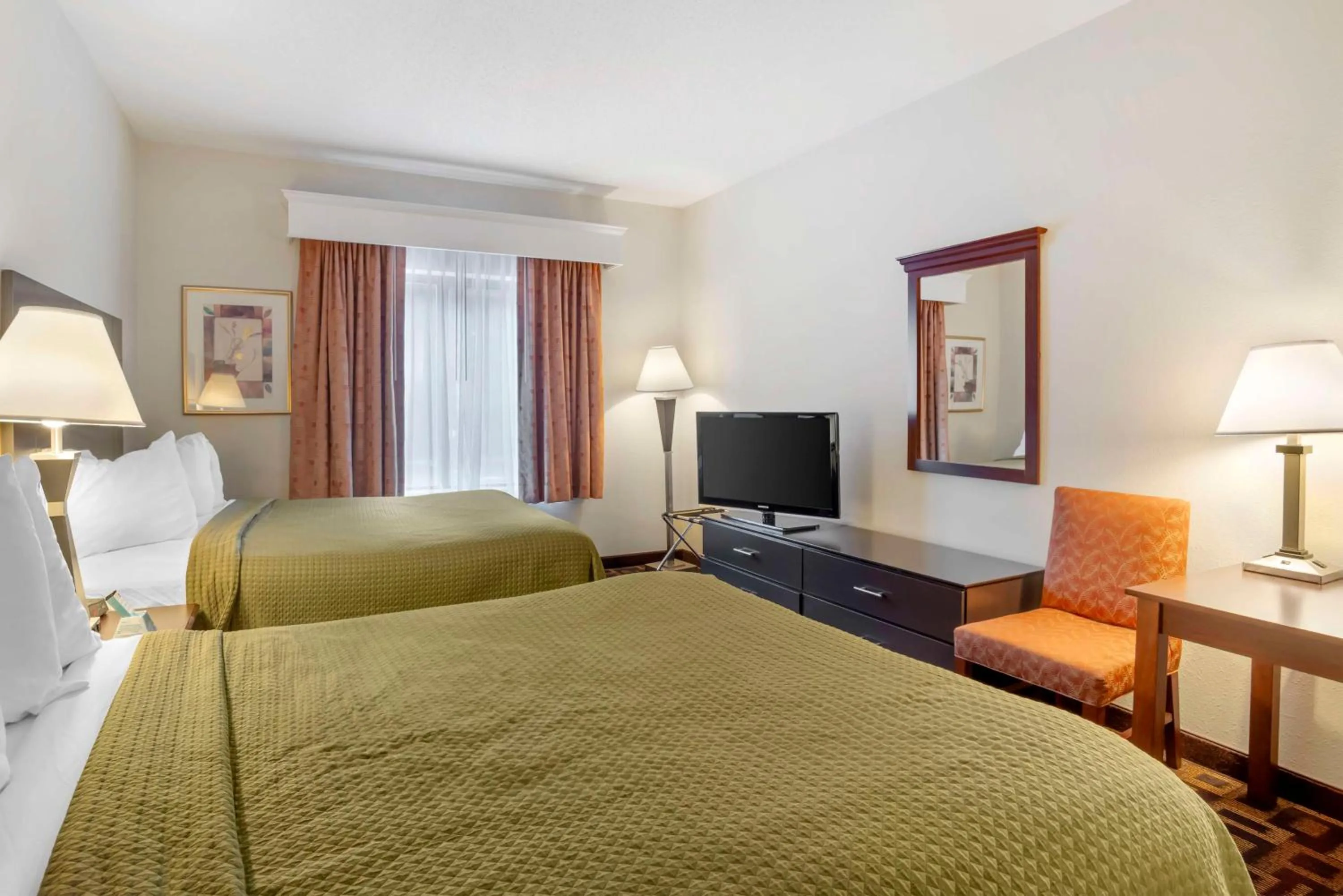 Bedroom, Bed in Best Western Carowinds