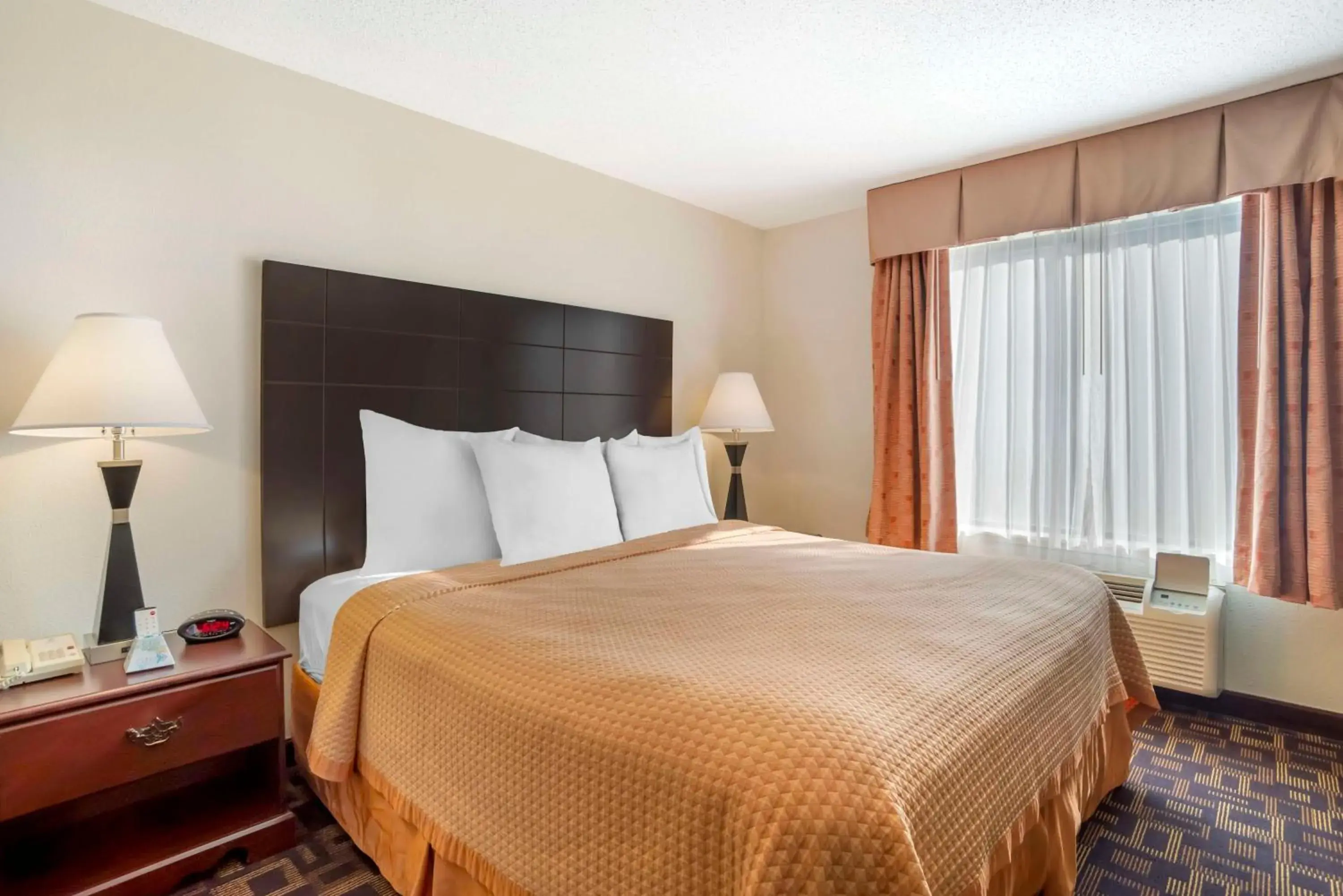 Bedroom, Bed in Best Western Carowinds Bedroom, Bed in Best Western Carowinds