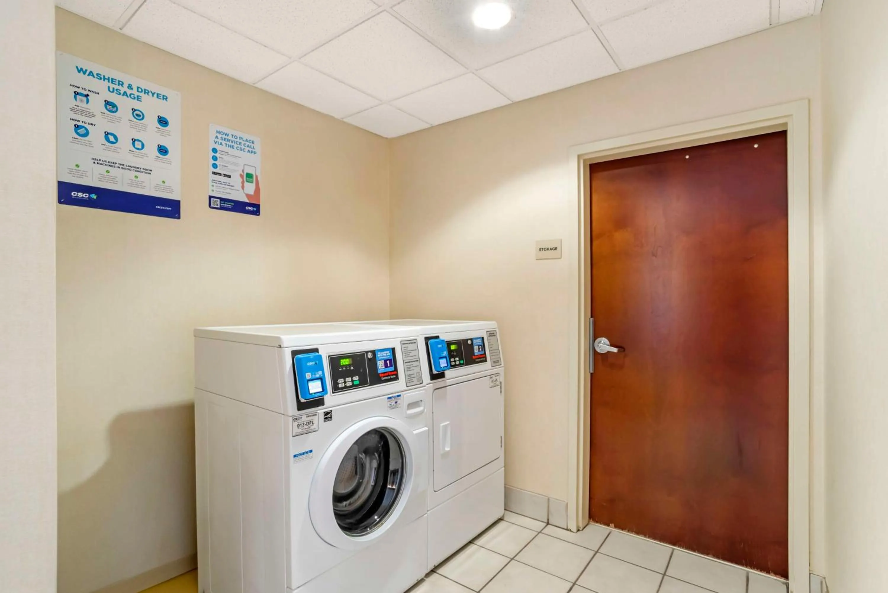 laundry in Best Western Carowinds