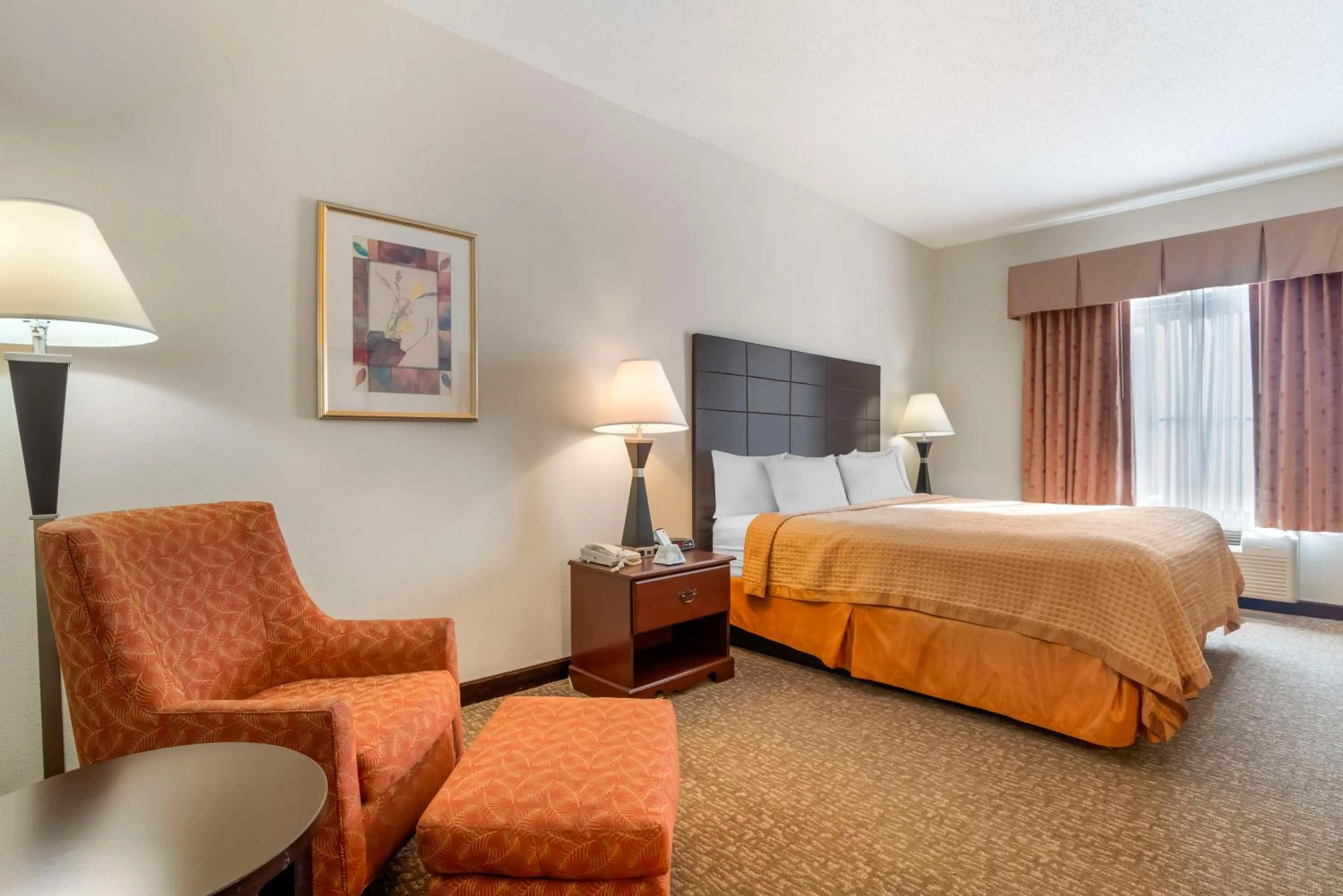 Bedroom, Bed in Best Western Carowinds