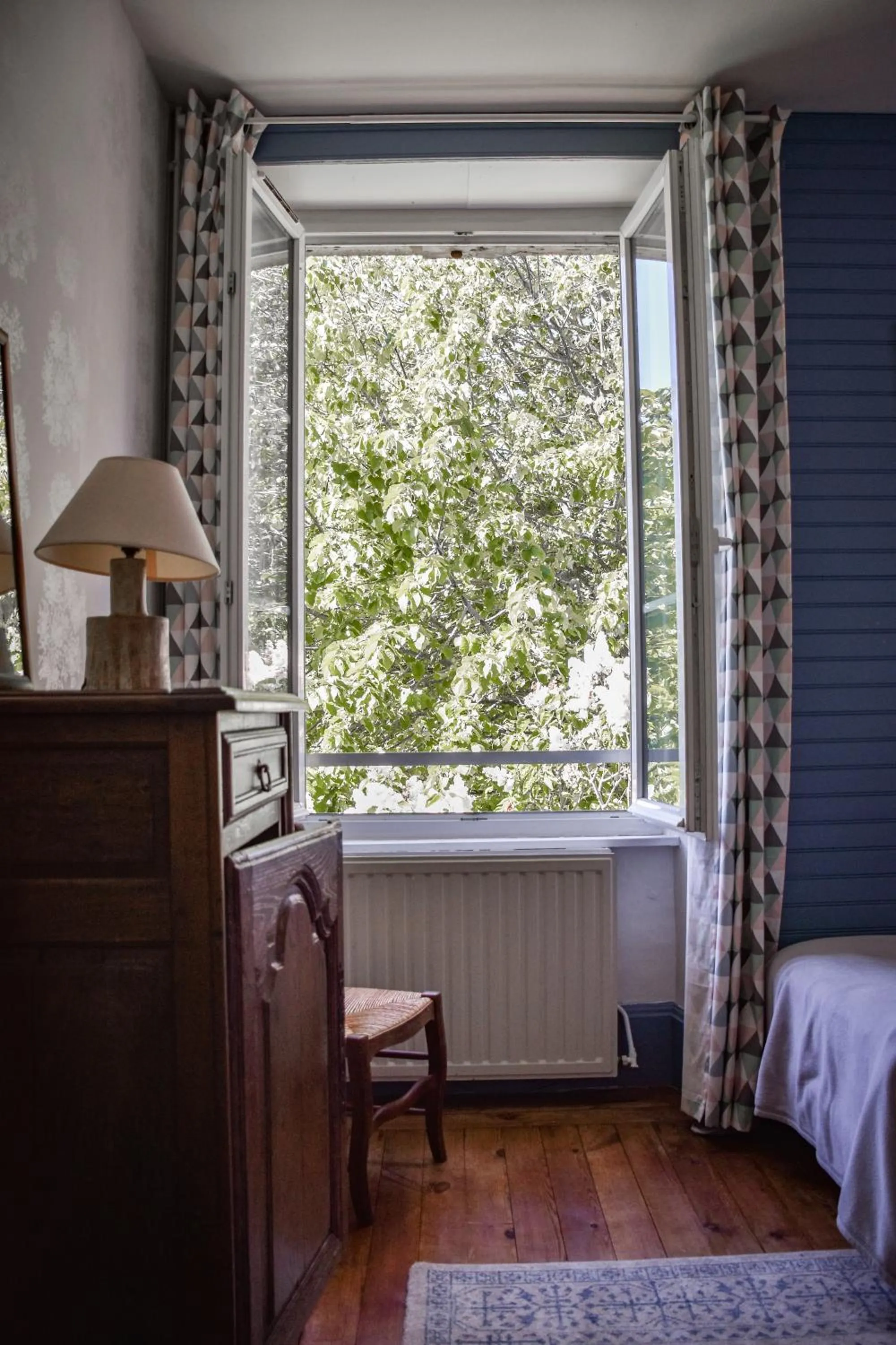 Photo of the whole room, Bed in Utah Beach Chambre hote