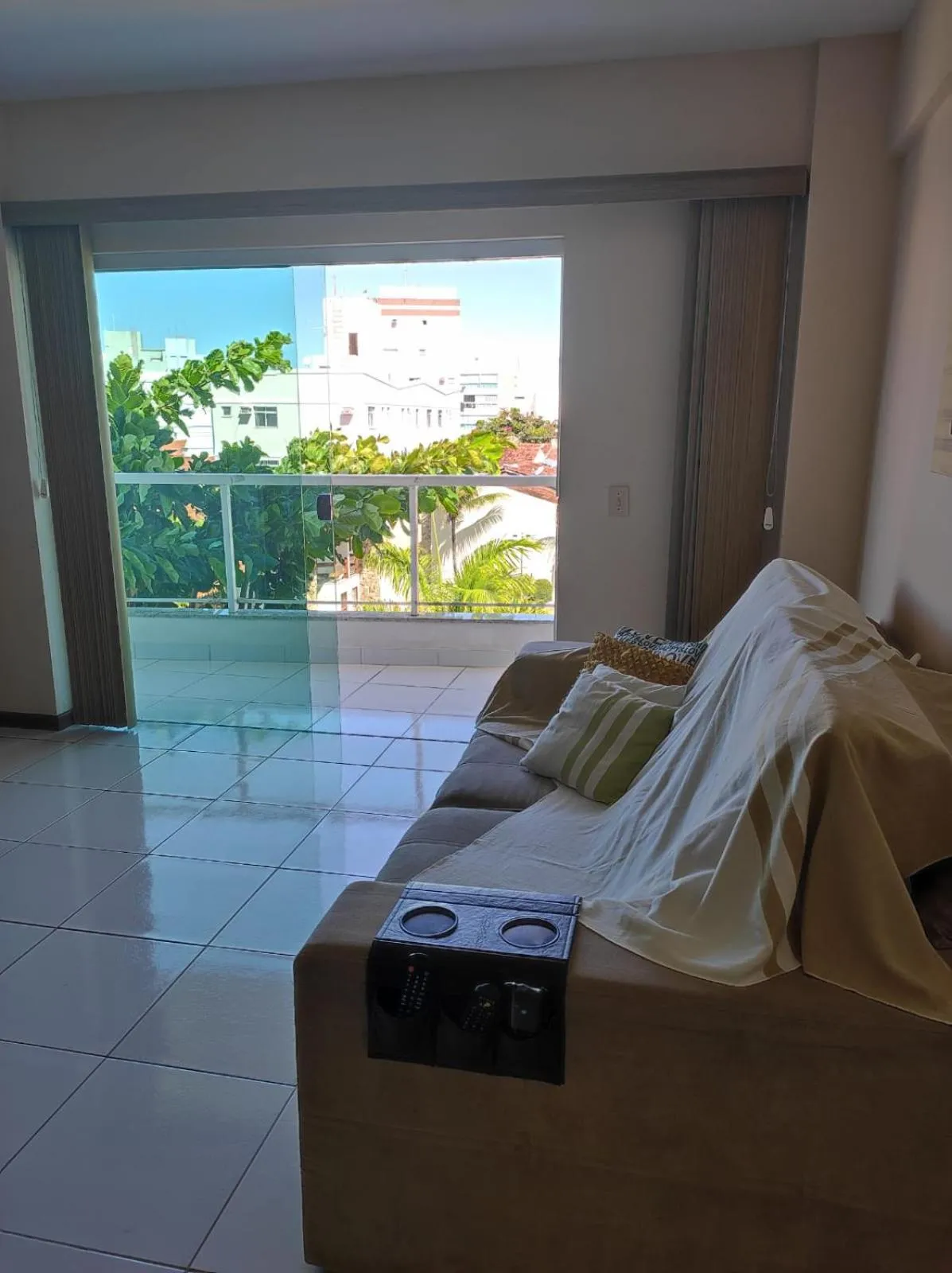 Living room, Bed in Seu Apê na Enseada Azul - Bacutia !!!