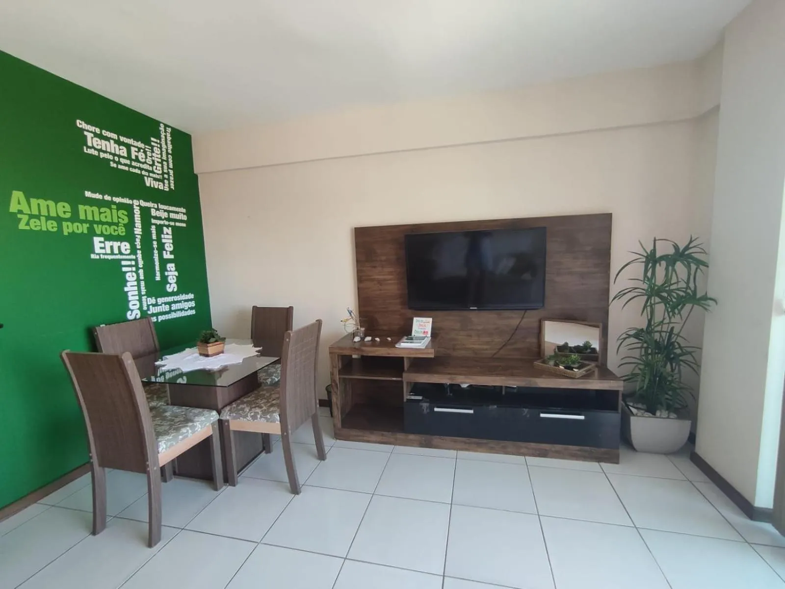 Living room in Seu Apê na Enseada Azul - Bacutia !!!