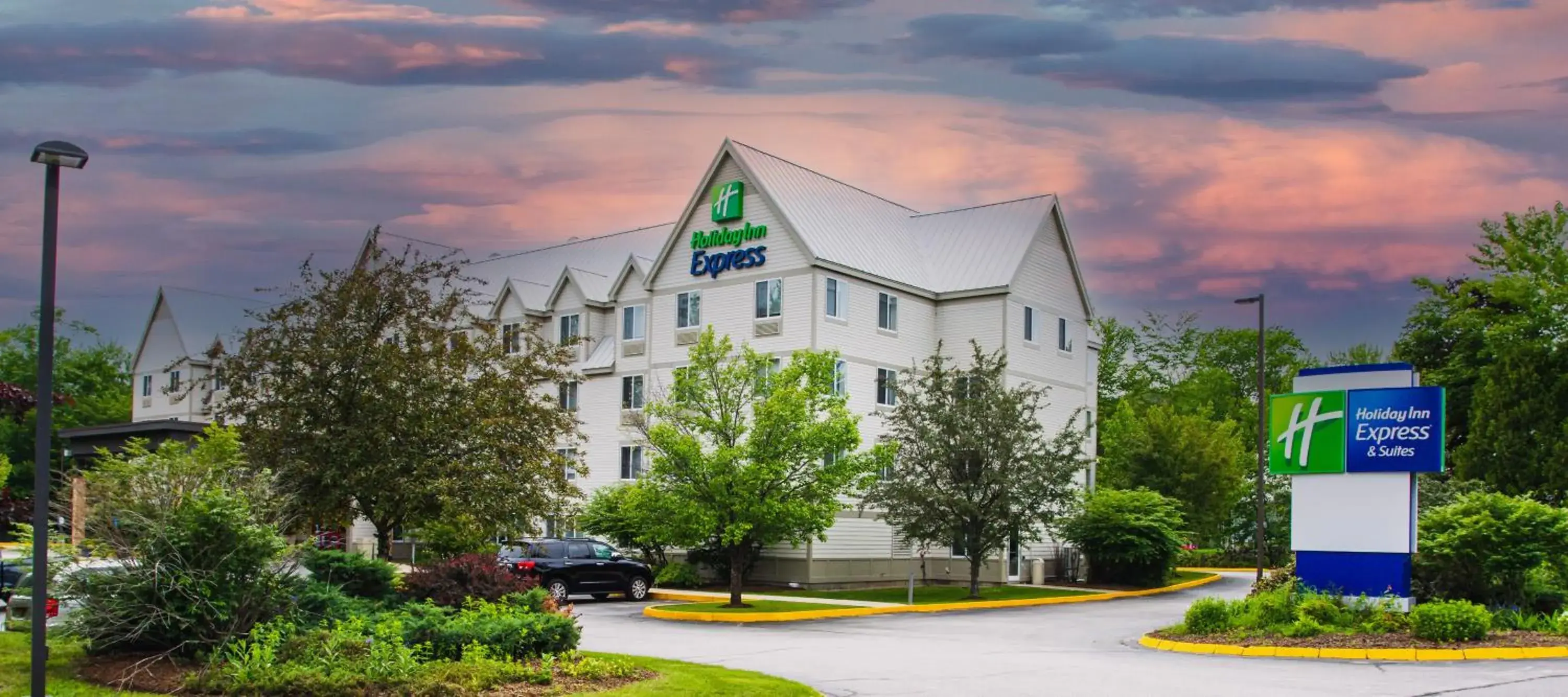Property building in Holiday Inn Express & Suites - Lincoln East - White Mountains by IHG Property building in Holiday Inn Express & Suites - Lincoln East - White Mountains by IHG