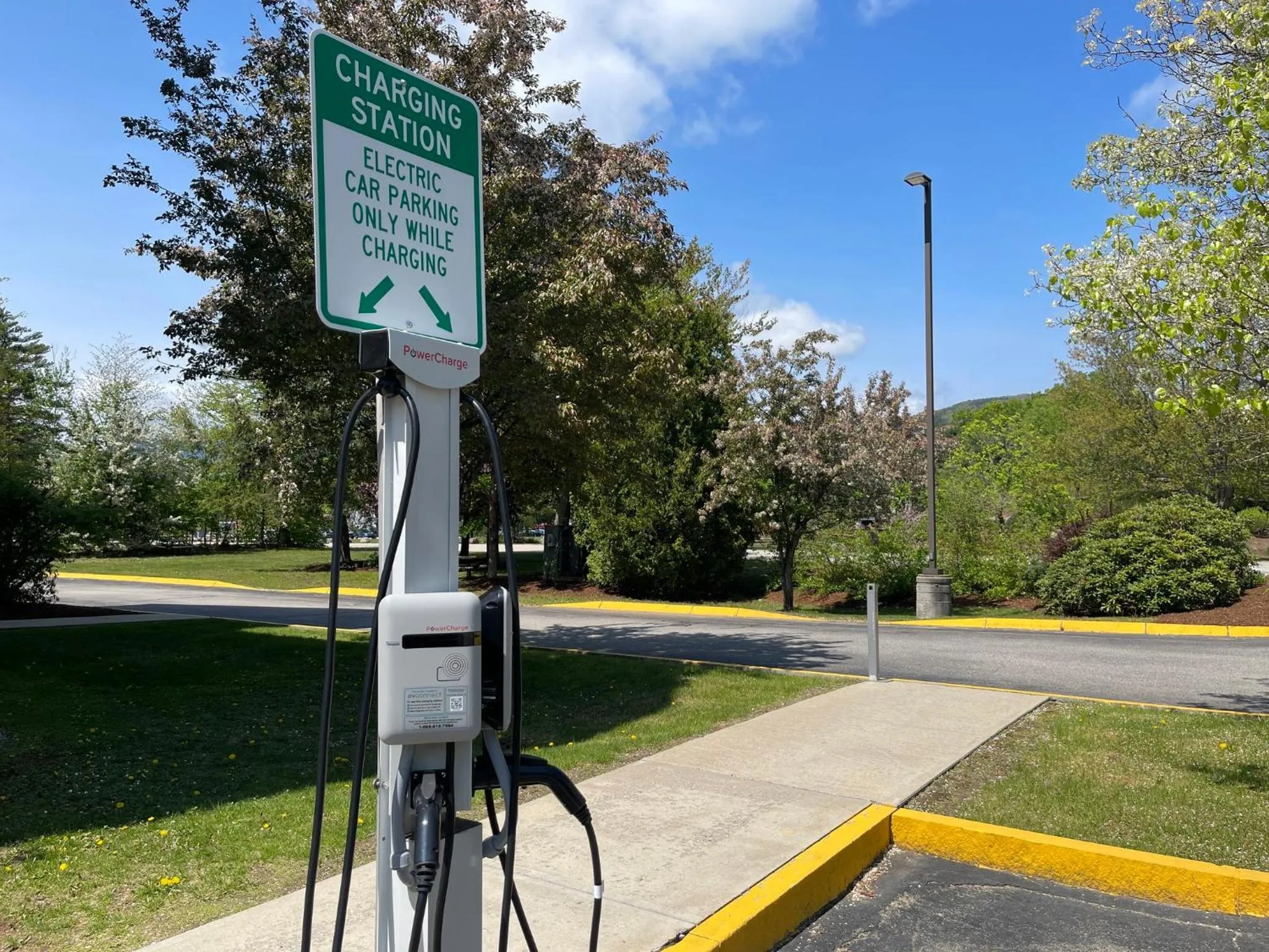 Property building in Holiday Inn Express & Suites - Lincoln East - White Mountains by IHG