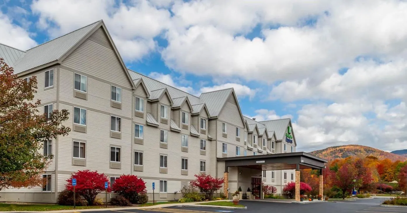 Property building in Holiday Inn Express & Suites - Lincoln East - White Mountains by IHG