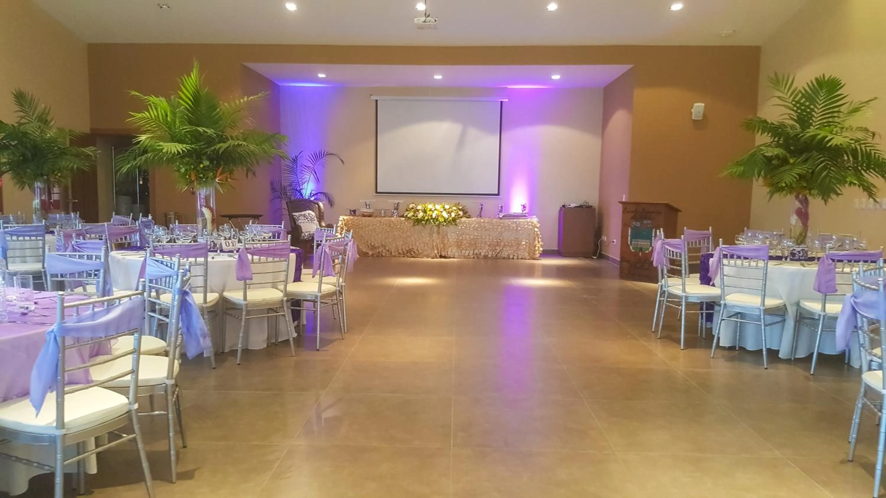 Restaurant/places to eat in Los Brezos Hotel Boutique