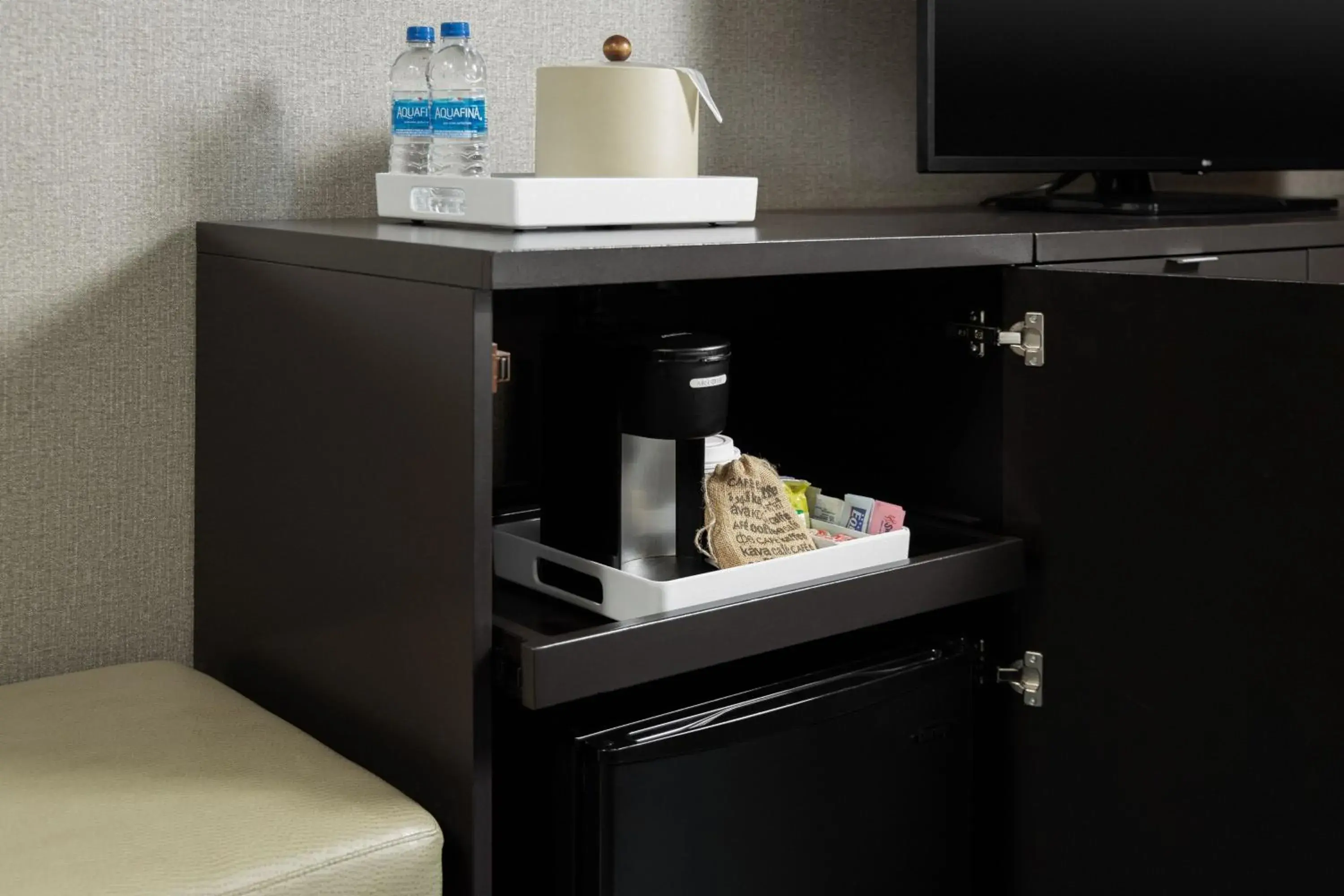 Queen Room with Two Queen Beds - Hearing Accessible in Four Points by Sheraton Milwaukee North Shore Queen Room with Two Queen Beds - Hearing Accessible in Four Points by Sheraton Milwaukee North Shore