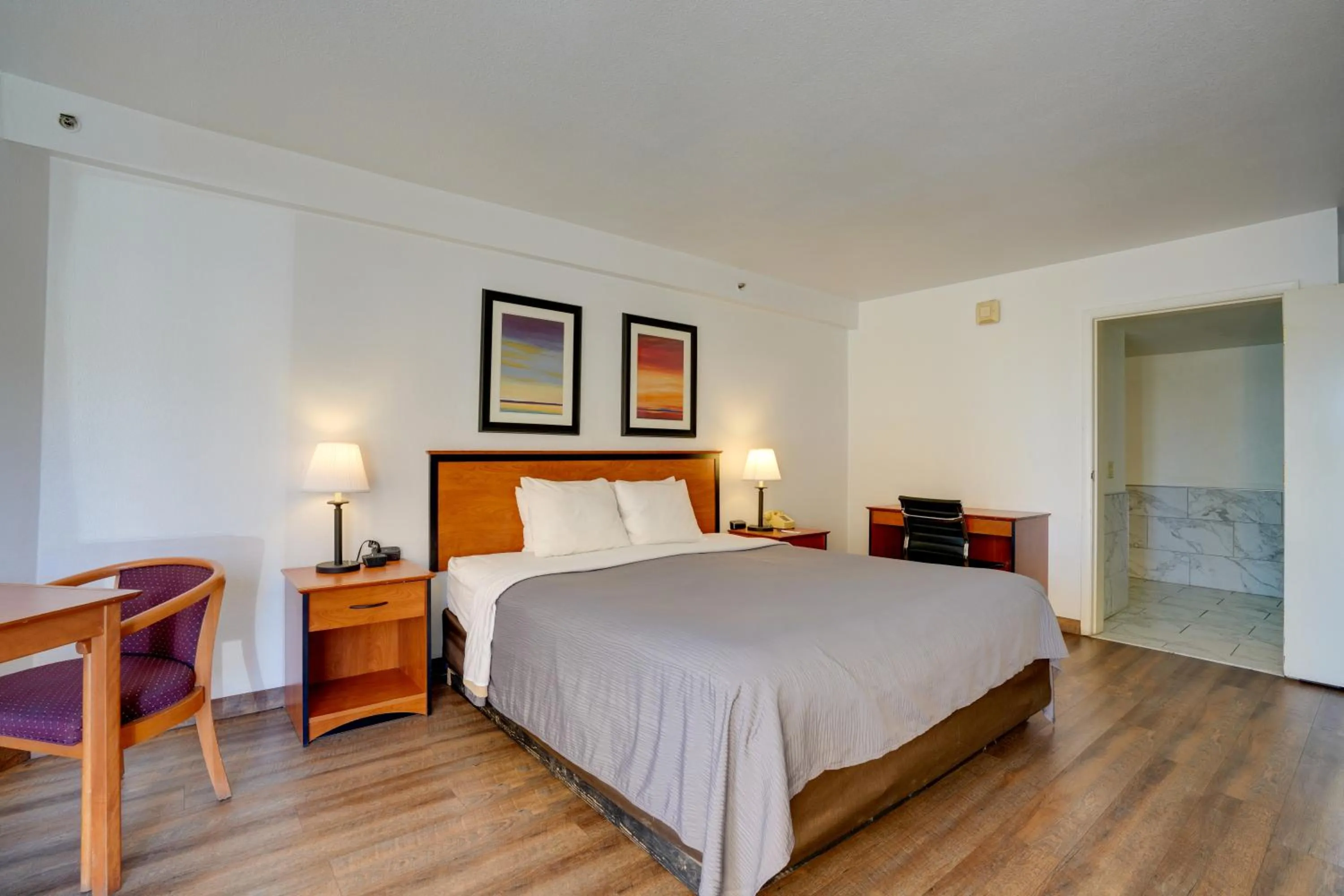 Bed in Lake Mead Inn