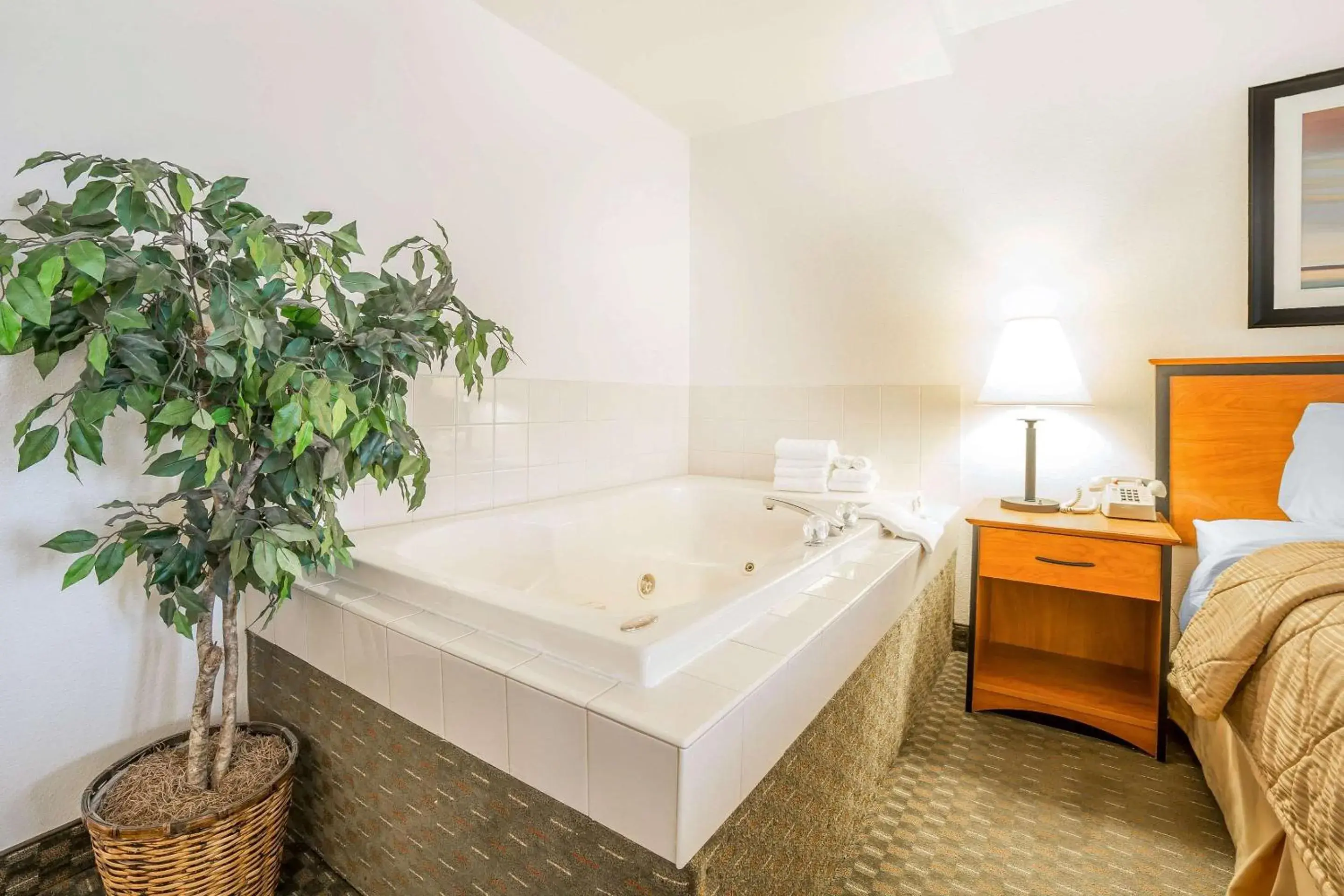 Photo of the whole room, Bed in Lake Mead Inn Photo of the whole room, Bed in Lake Mead Inn