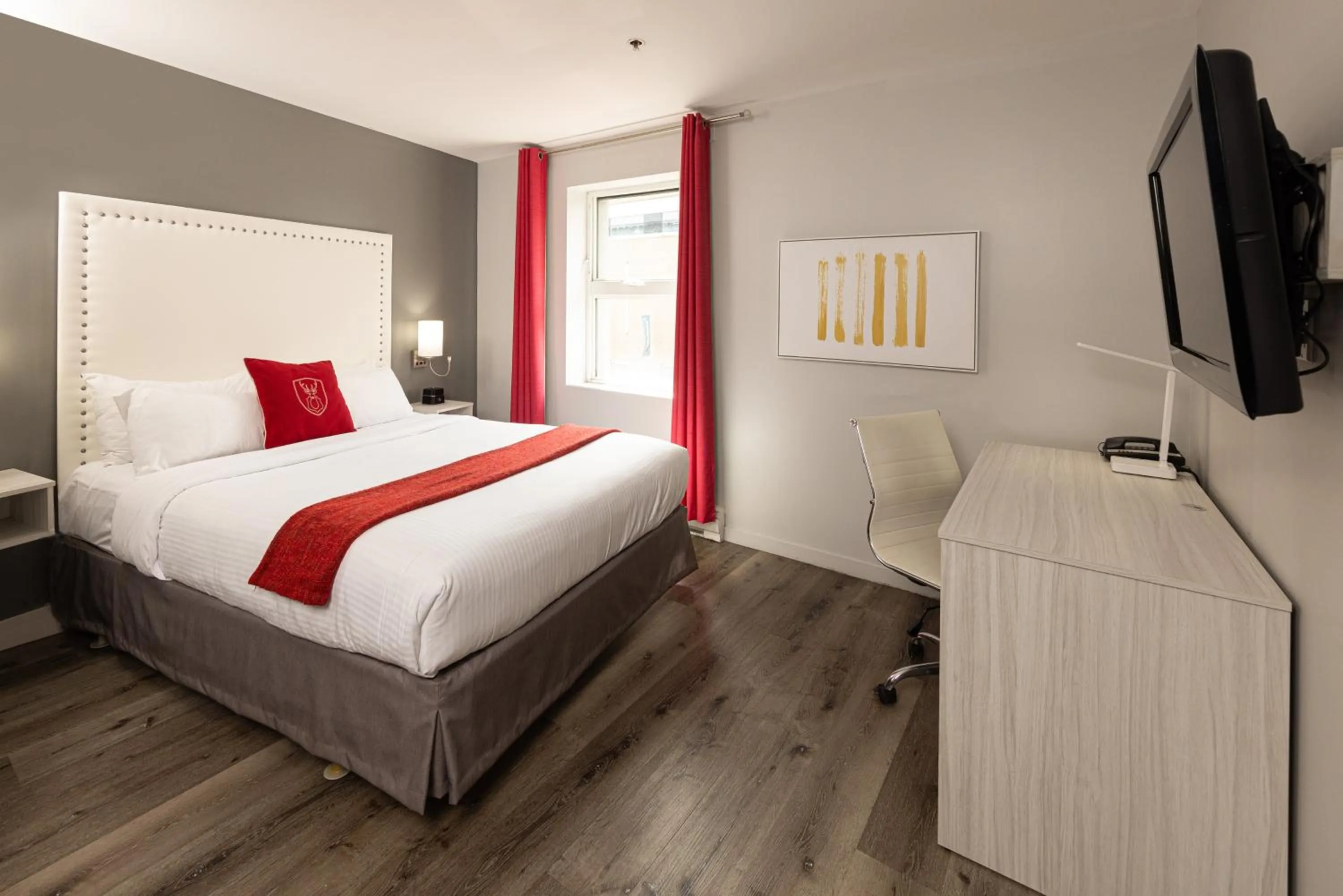 Photo of the whole room, Bed in Hotel du Nord