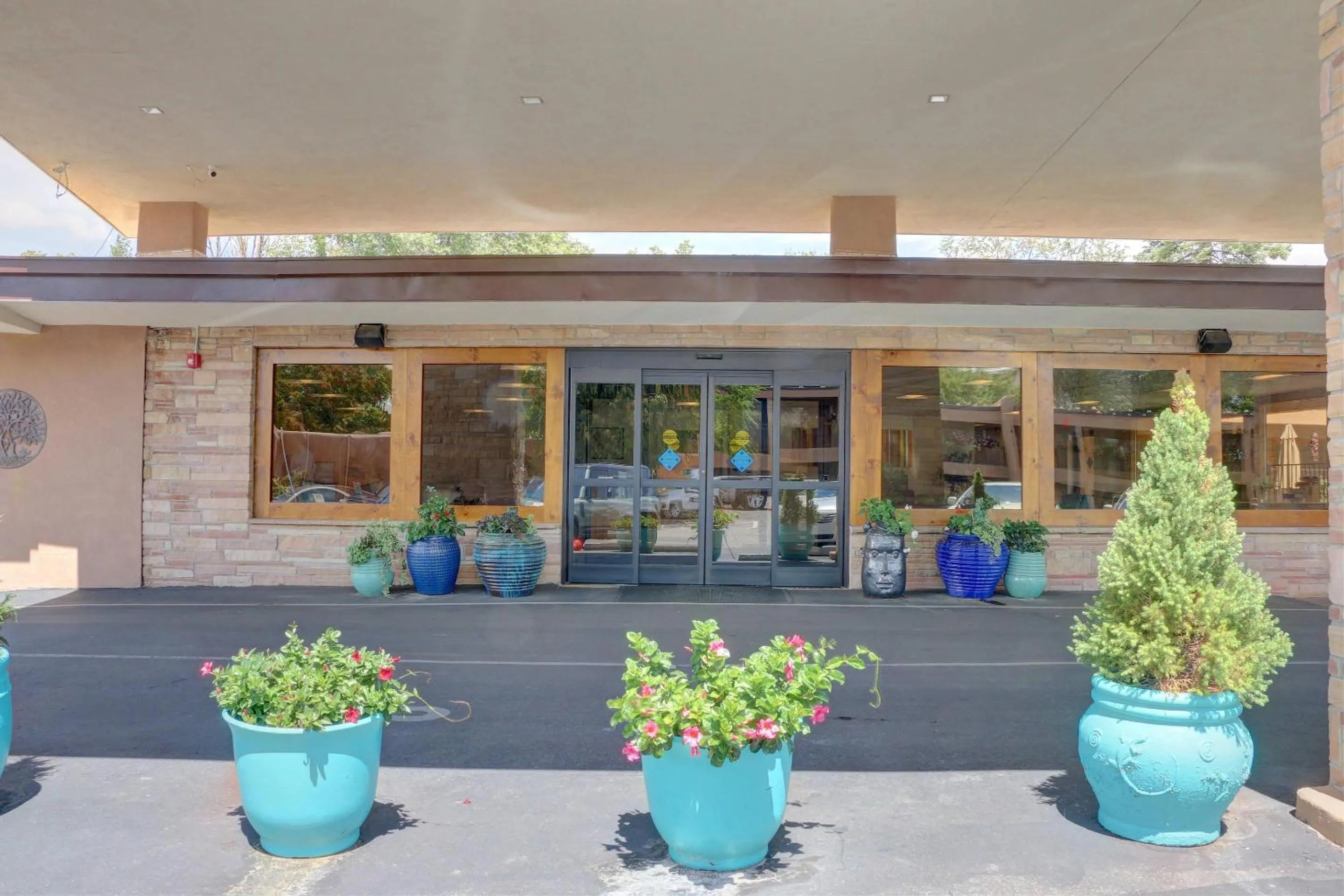 Property building in El Sendero Inn, an Ascend Collection Hotel