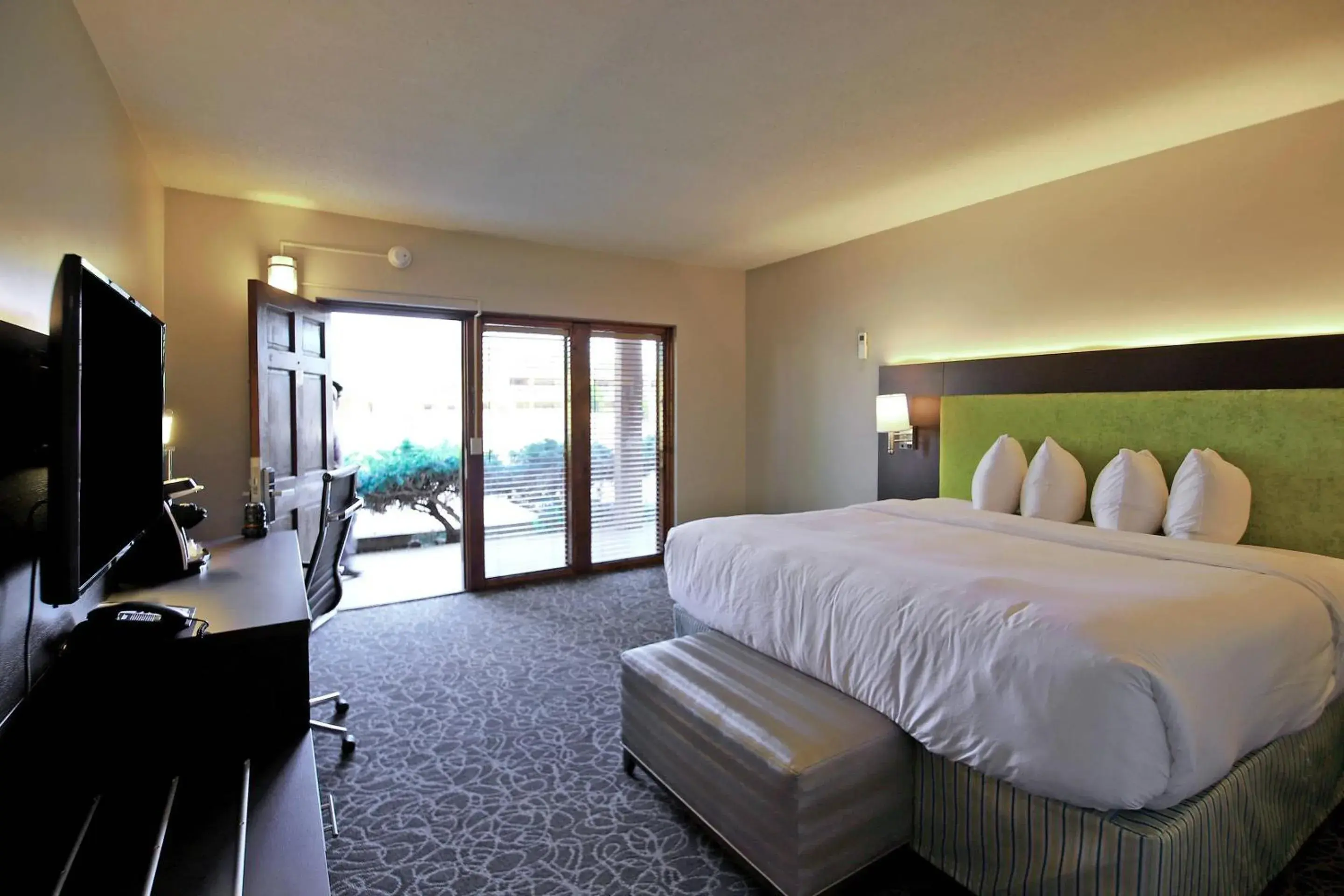 Bedroom, Bed in El Sendero Inn, an Ascend Collection Hotel Bedroom, Bed in El Sendero Inn, an Ascend Collection Hotel