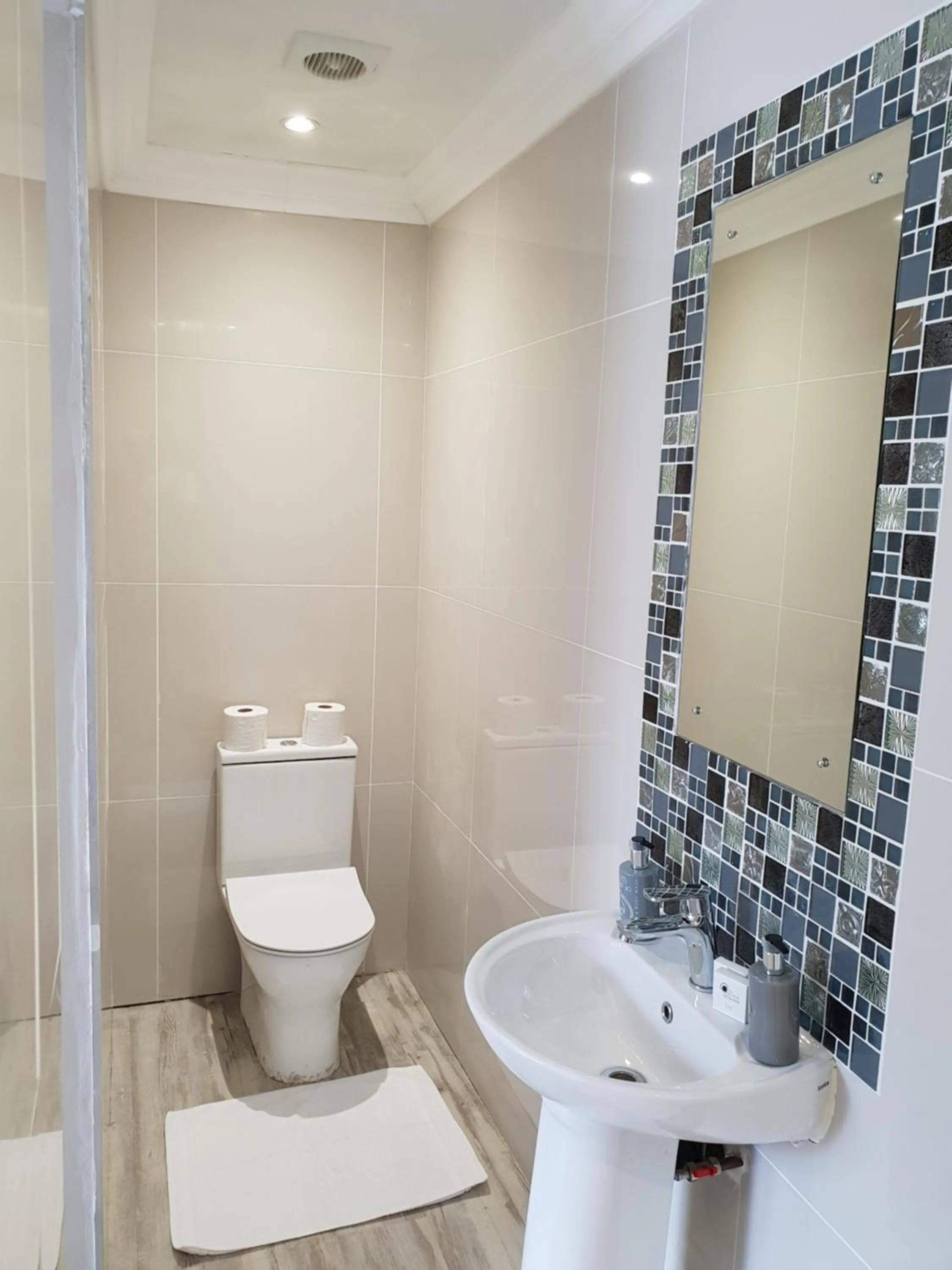 Bathroom in Reef View BnB