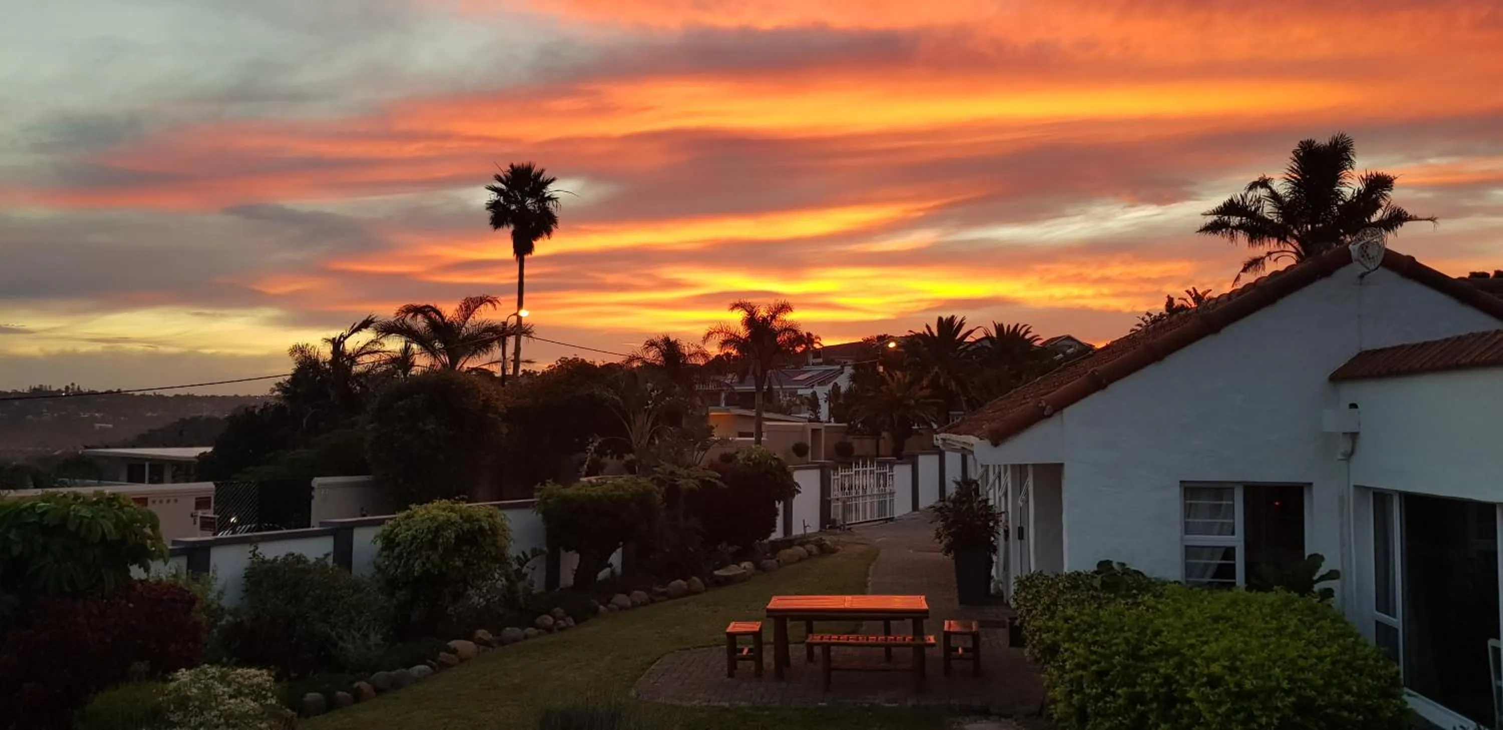 Sunrise in Reef View BnB