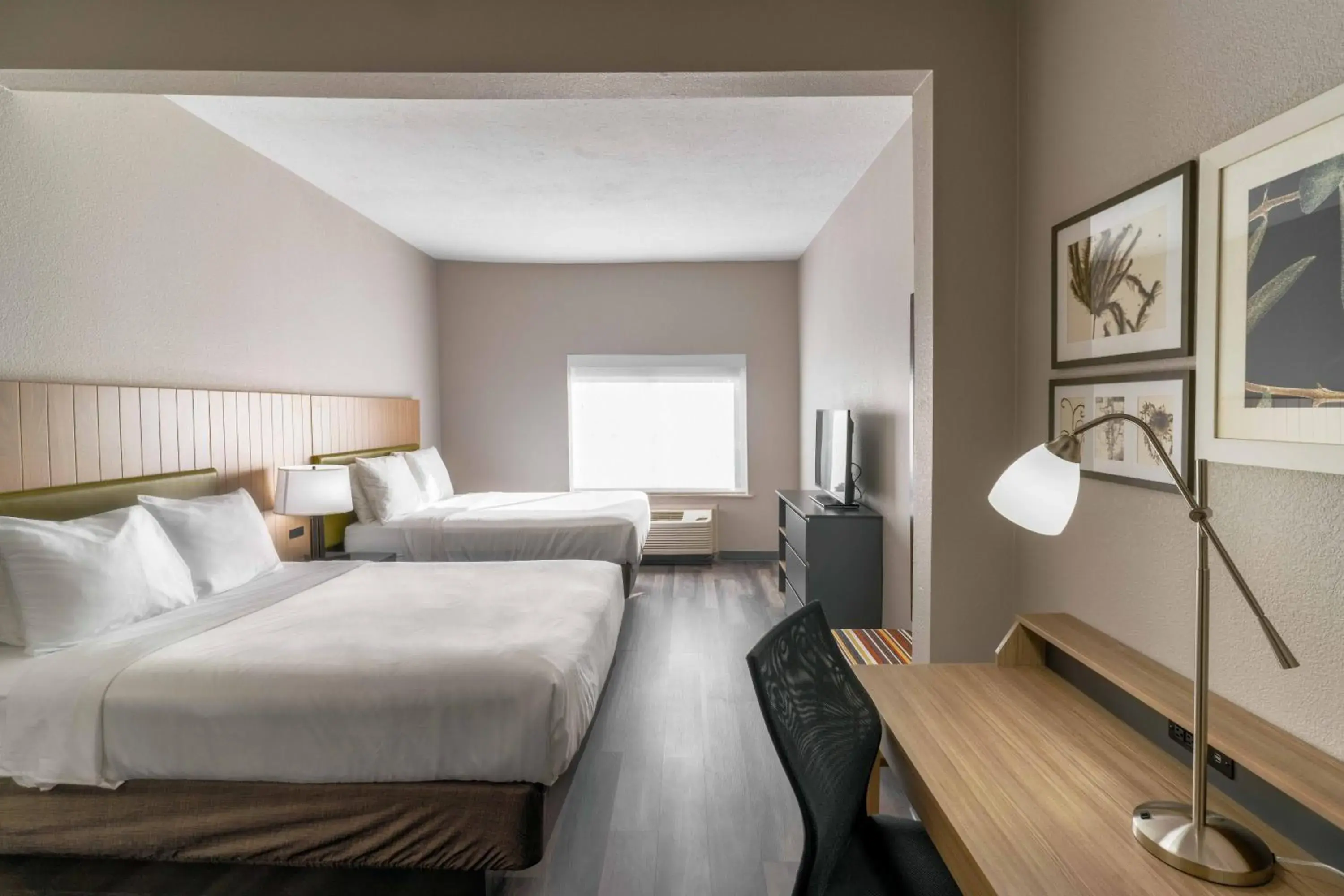 Photo of the whole room, Bed in Country Inn & Suites by Radisson, Wolfchase-Memphis, TN Photo of the whole room, Bed in Country Inn & Suites by Radisson, Wolfchase-Memphis, TN