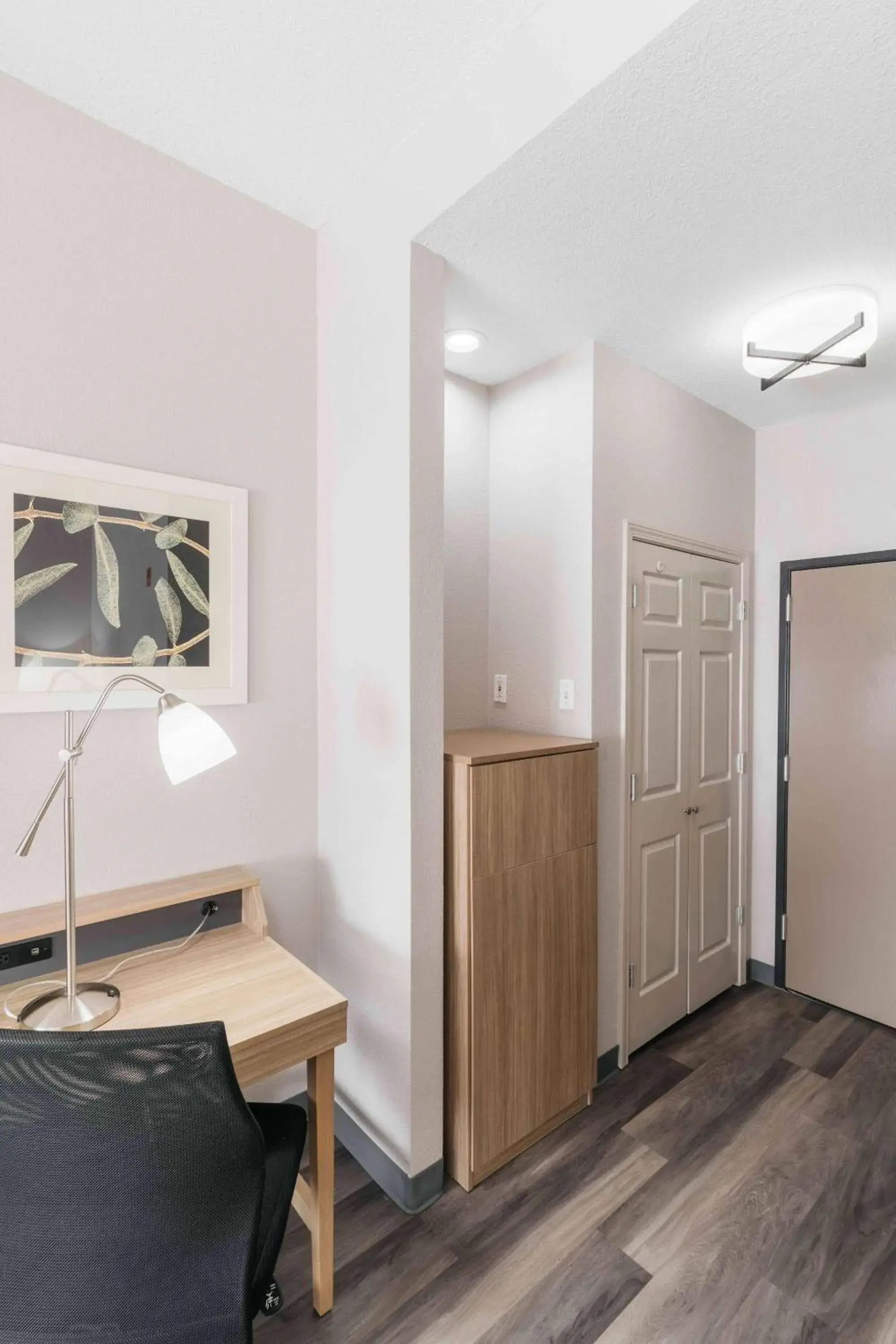 Bedroom in Townhome Inn & Suites Bedroom in Townhome Inn & Suites