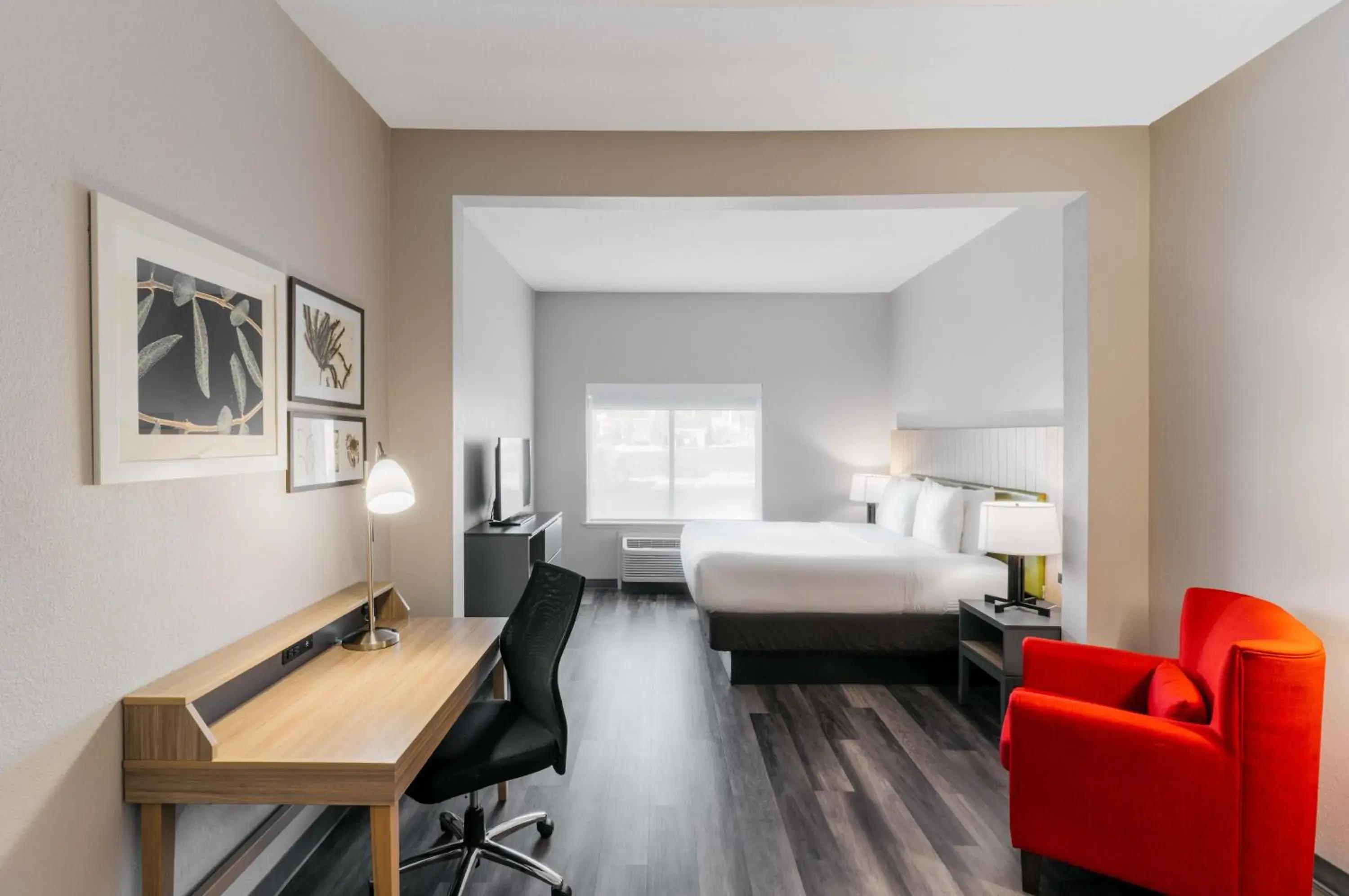 Photo of the whole room, Bed in Country Inn & Suites by Radisson, Wolfchase-Memphis, TN Photo of the whole room, Bed in Country Inn & Suites by Radisson, Wolfchase-Memphis, TN