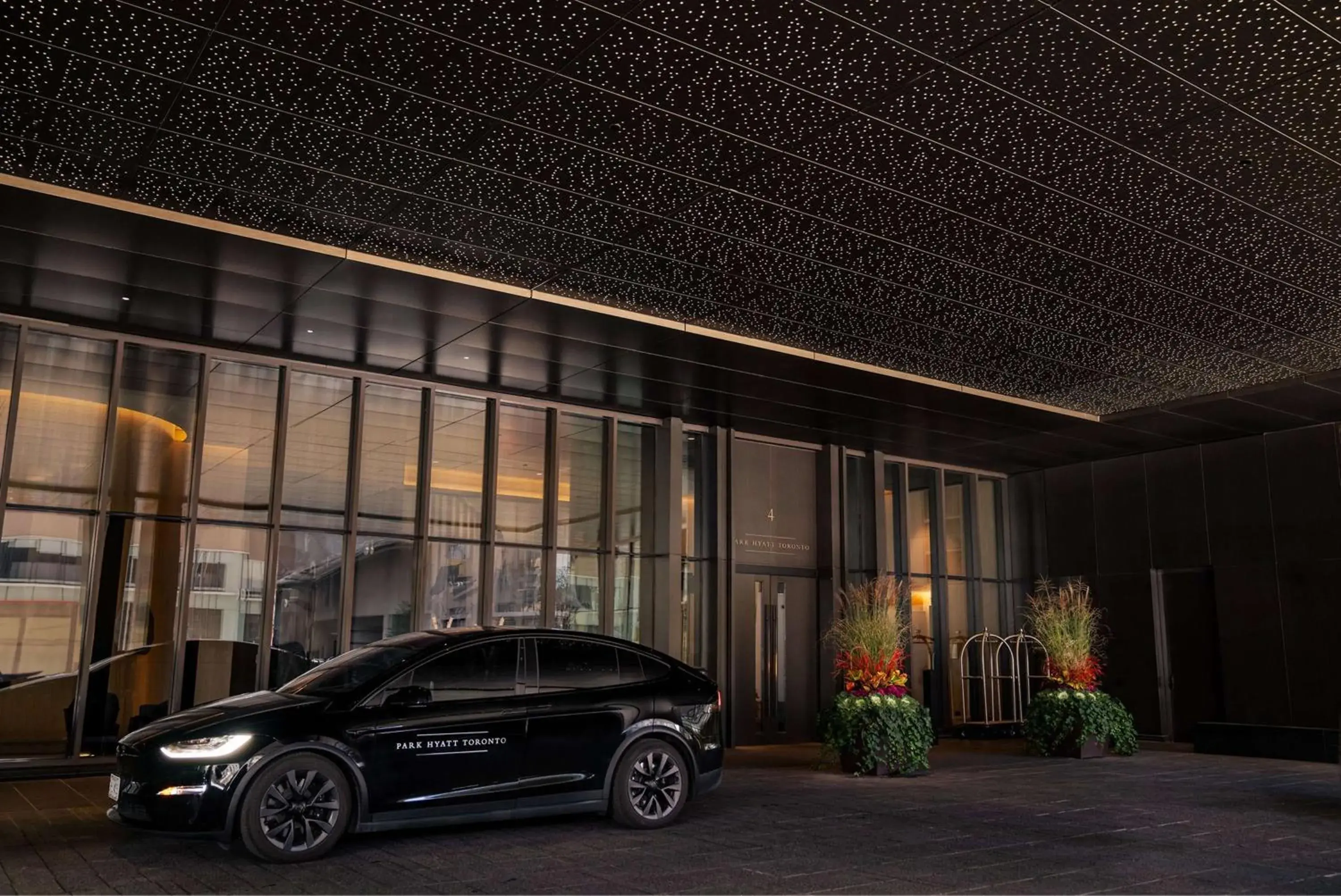 Property building in Park Hyatt Toronto Property building in Park Hyatt Toronto