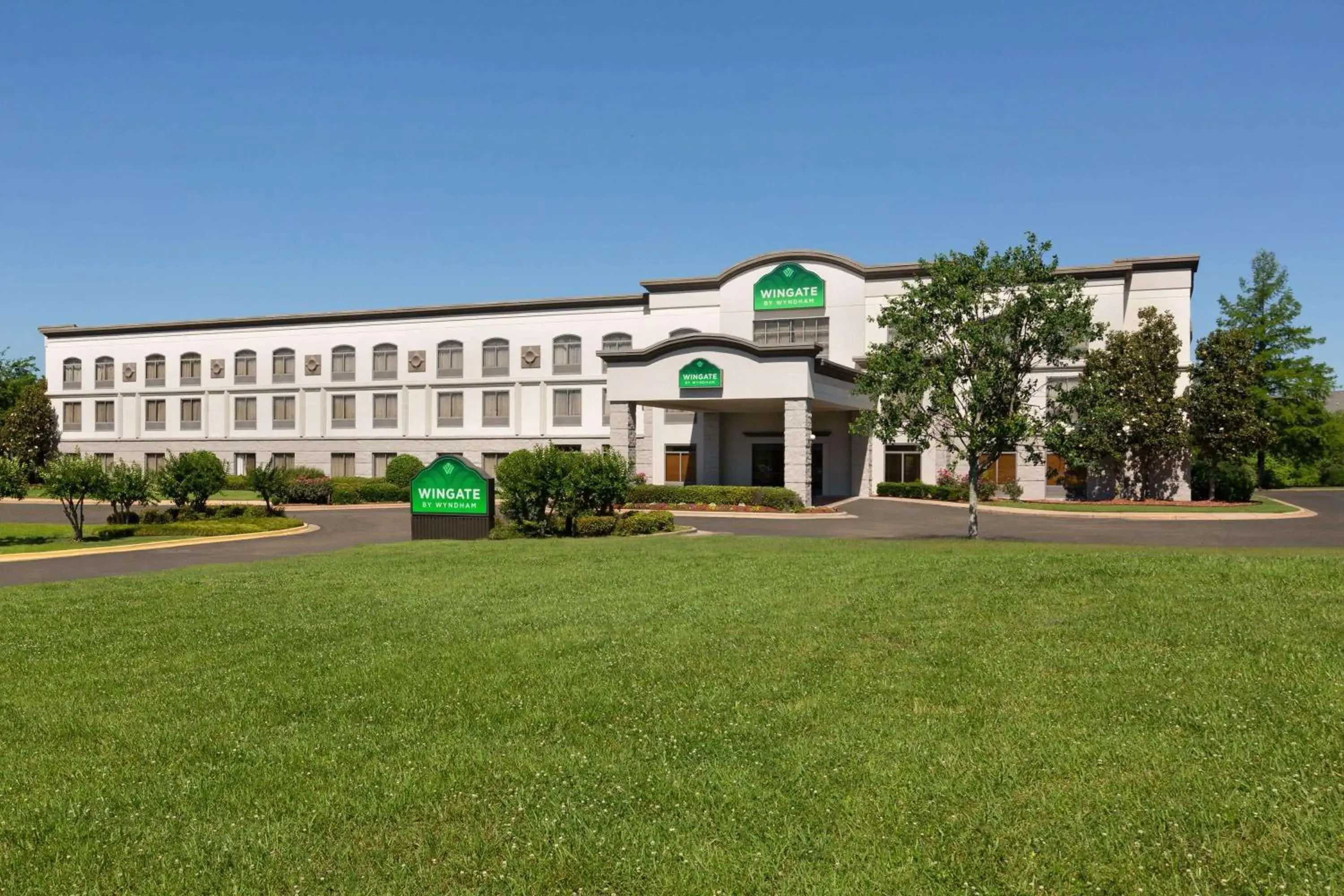 Property building in Wingate By Wyndham Montgomery Property building in Wingate By Wyndham Montgomery