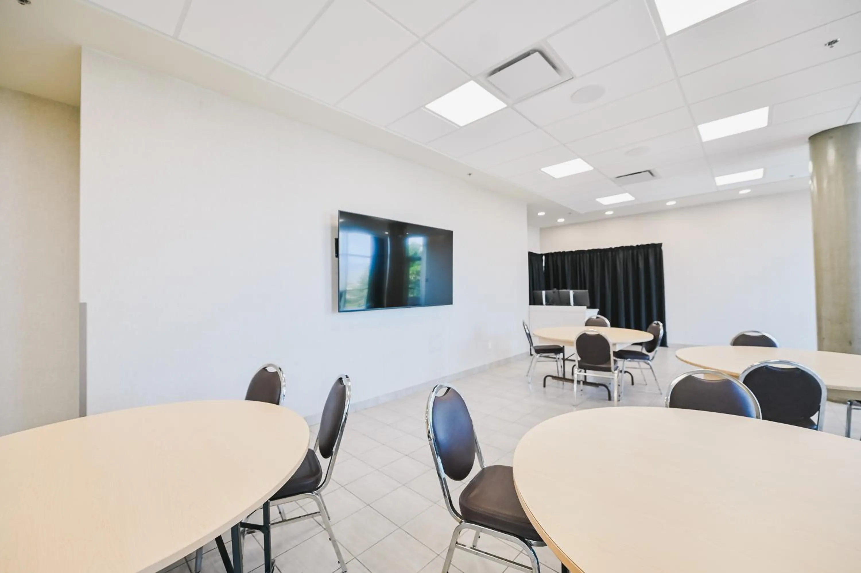 Meeting/conference room in Residence & Conference Centre - Kamloops