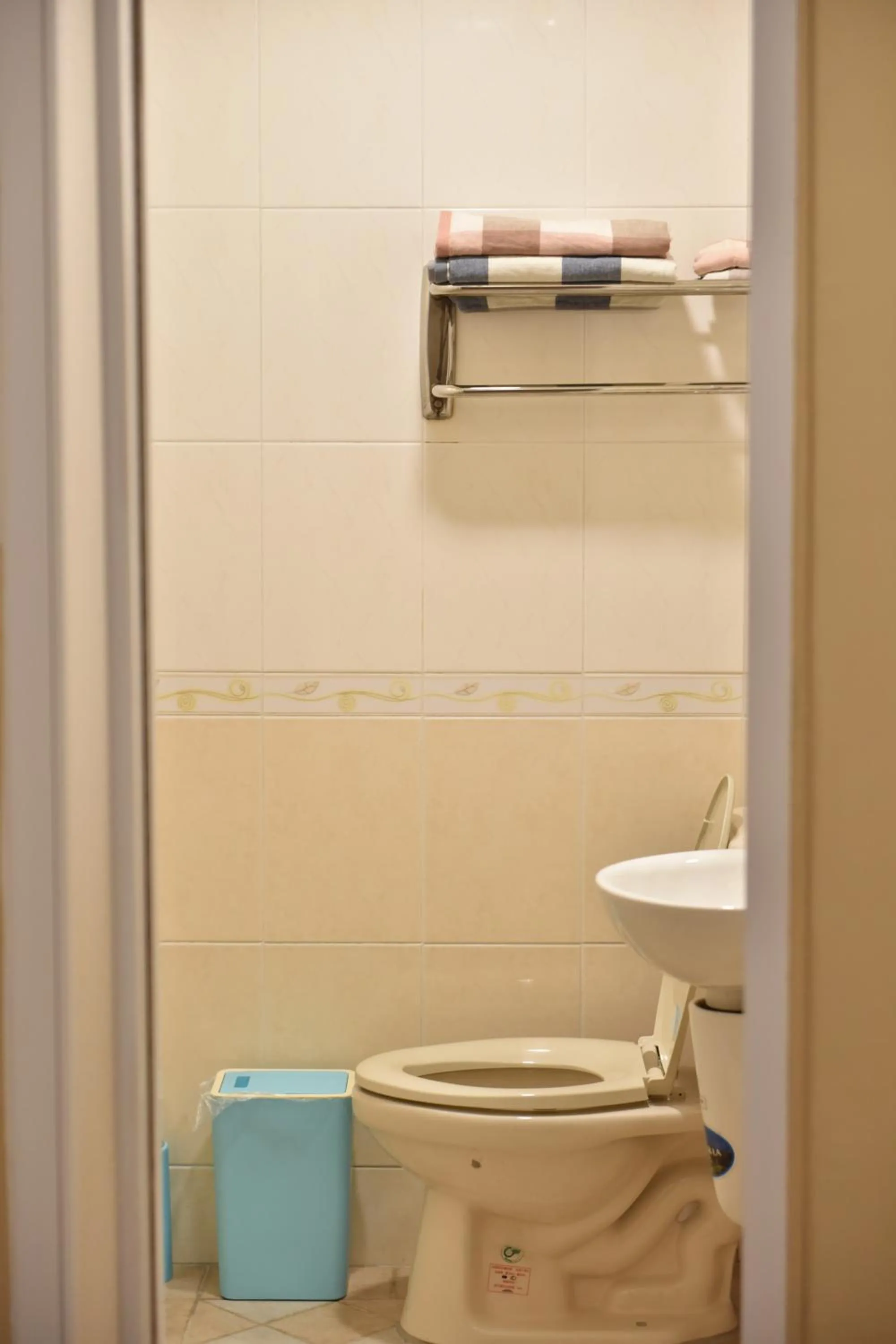 Bathroom in 123 Cheers Hostel