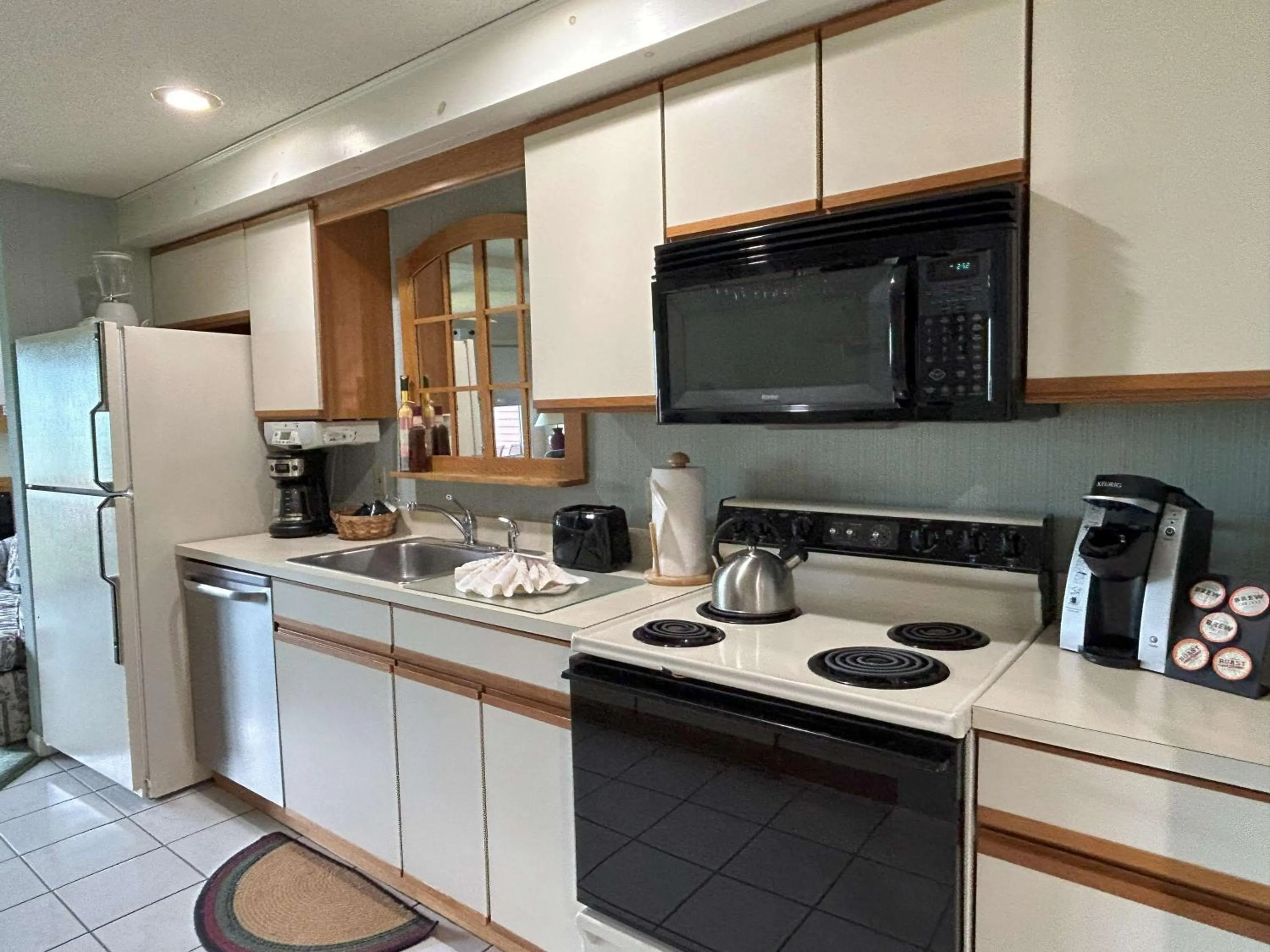 Kitchen or kitchenette in Nordic Village Condominium Resort