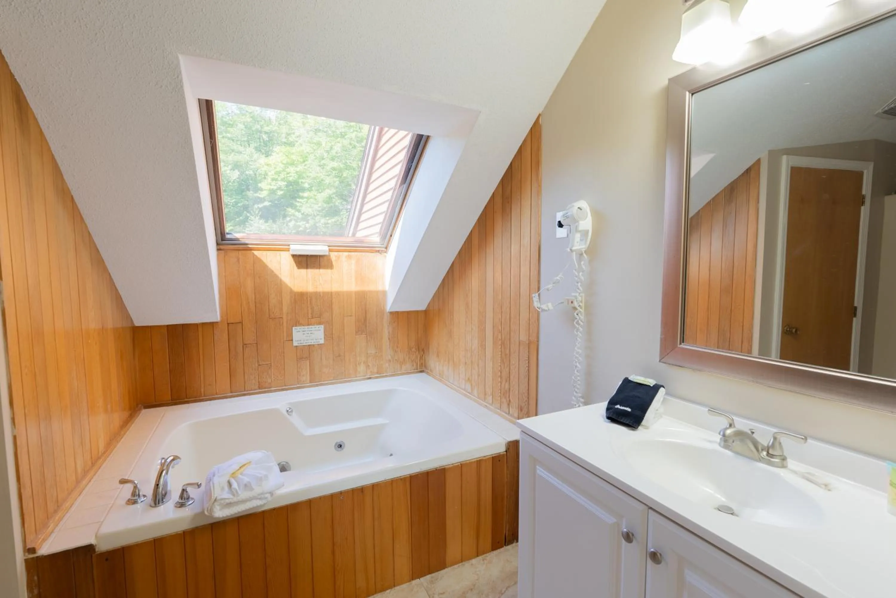 Bath in Nordic Village Condominium Resort