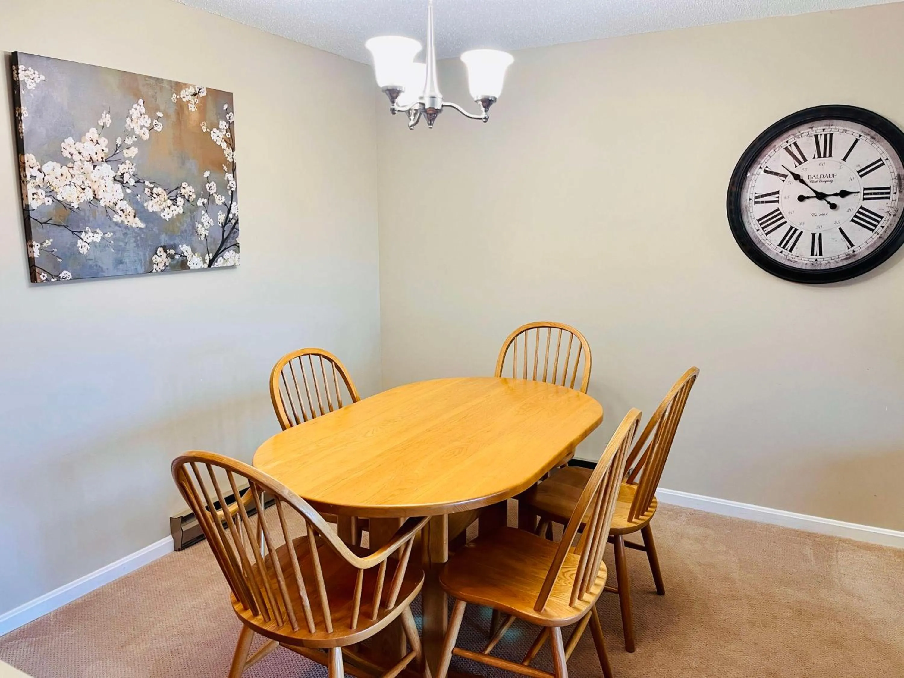 Dining area in Nordic Village Condominium Resort