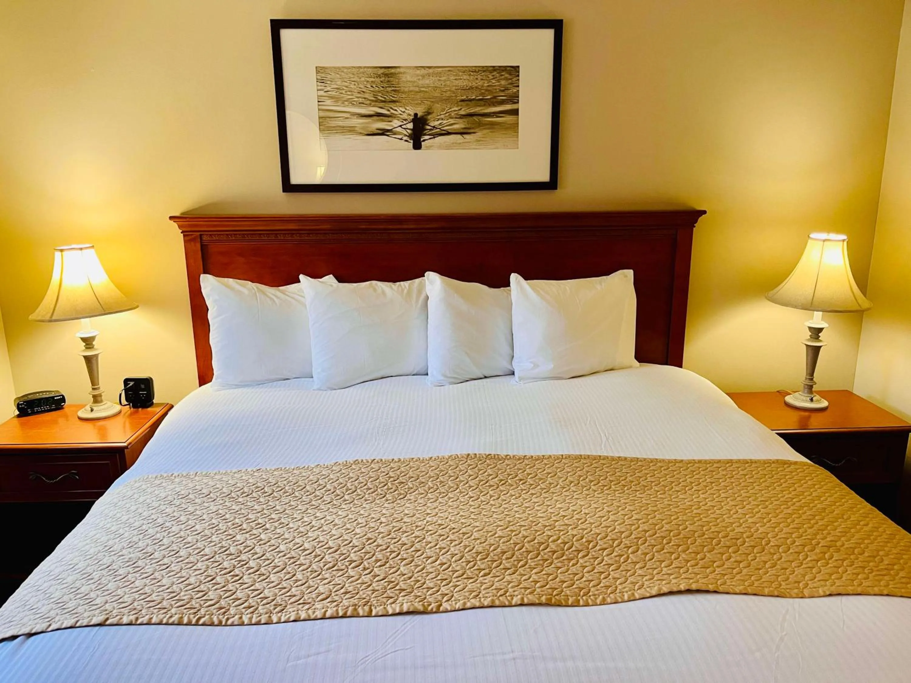 Bedroom, Bed in Nordic Village Condominium Resort