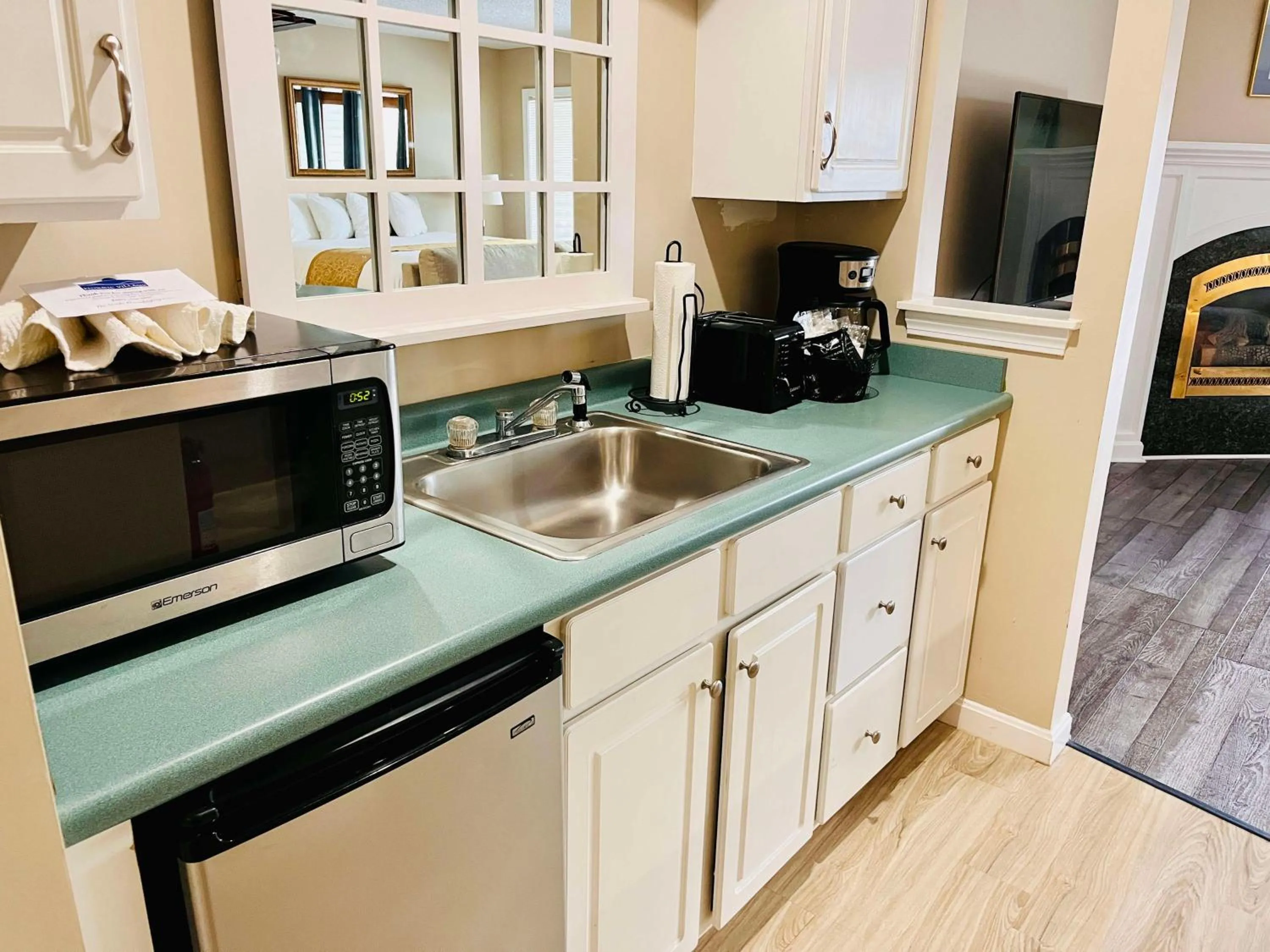 Kitchen or kitchenette in Nordic Village Condominium Resort