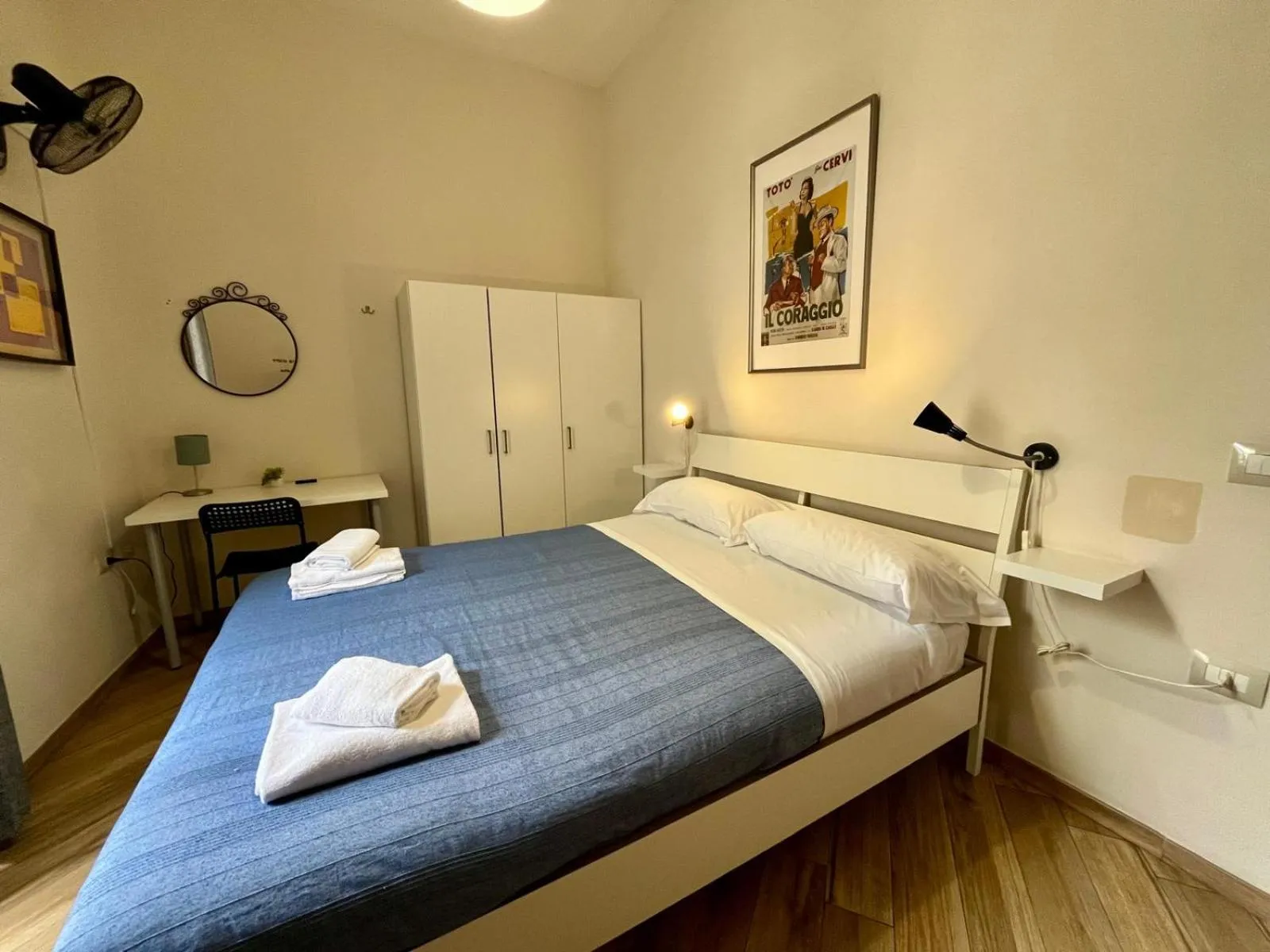 Bedroom, Bed in GuestHouse Marcanto - Duomo